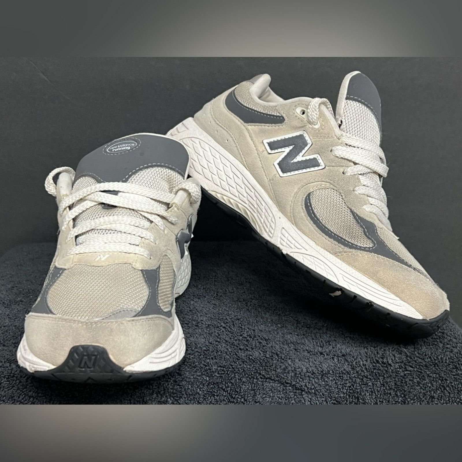 New Balance New Balance 2002R Shoes Sandstone/Magnet SIZE 7Y WOMEN 8.5 Size US 8.5 / IT 38.5 - 2 Thumbnail