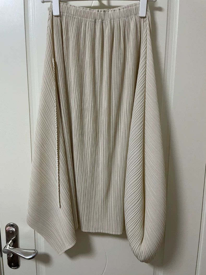 Issey Miyake Issey Miyake size:3 A beige skirt Size 42" / US 20 - 4 Thumbnail