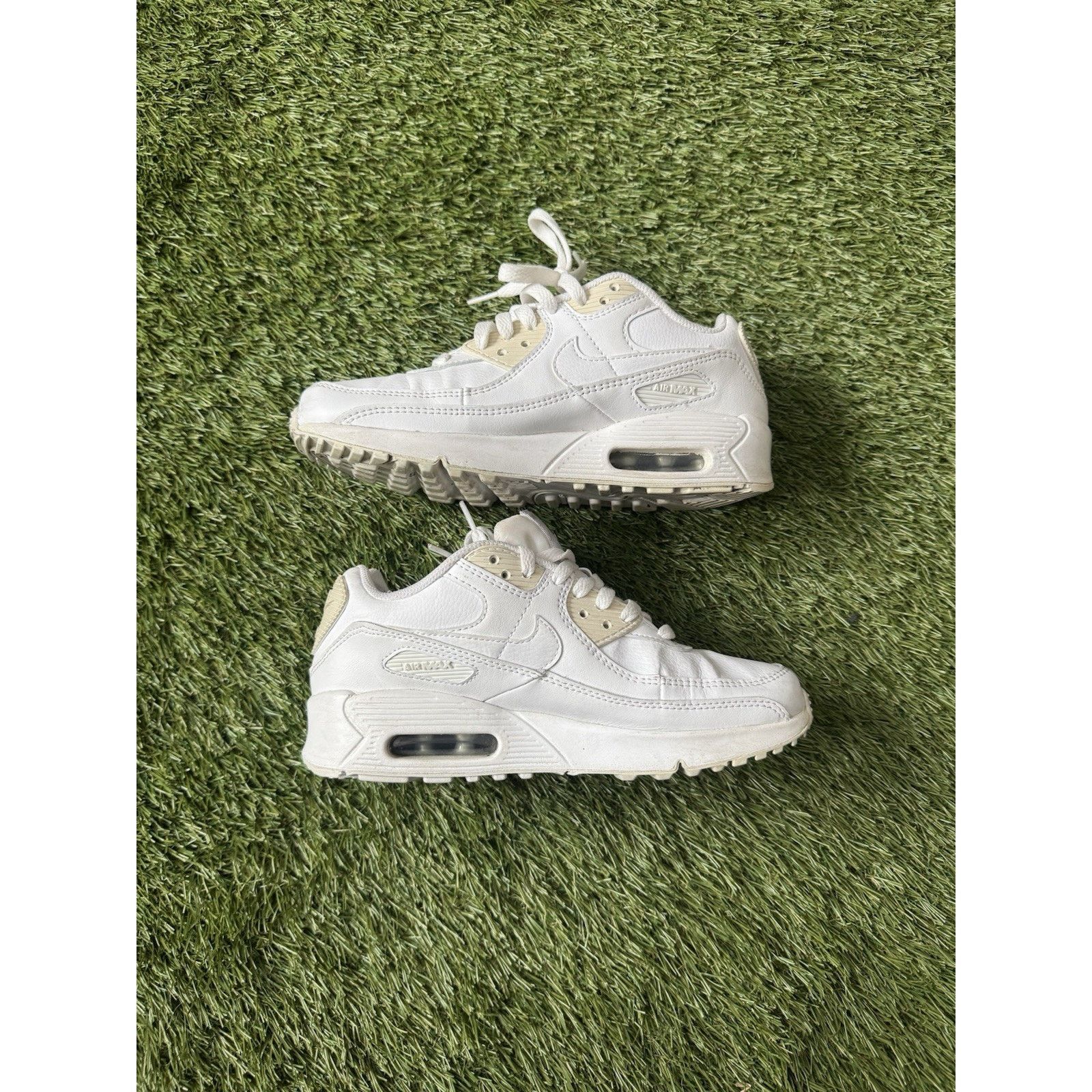 Nike Nike Air Max 90 Youth Size 4.5Y / 6 Women White Triple White Size US 6 / IT 36 - 2 Thumbnail