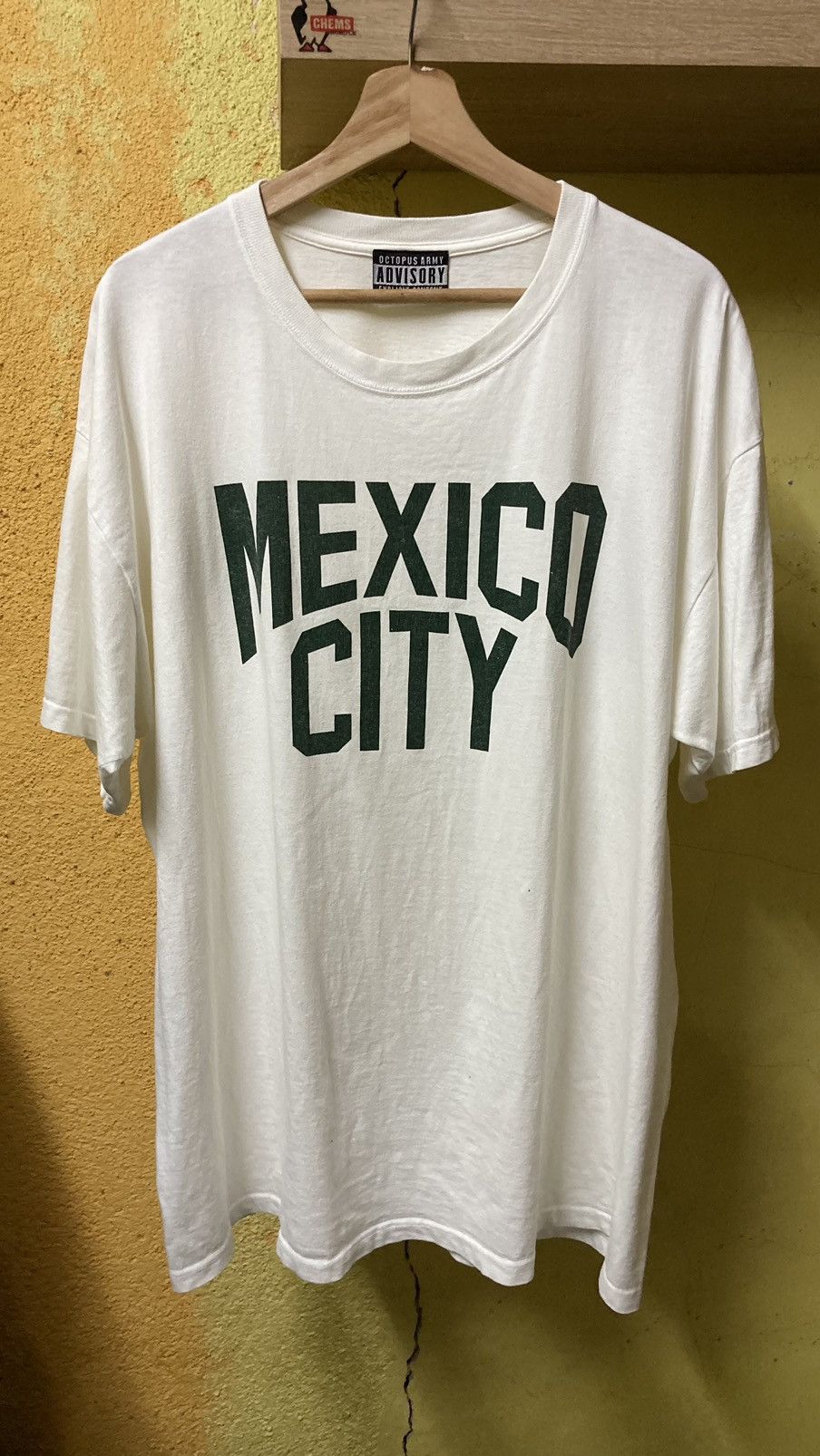 Japanese Brand × Octopus Vintage Mexico City Octopus Army White T-Shirt Size US XL / EU 56 / 4 - 1 Thumbnail