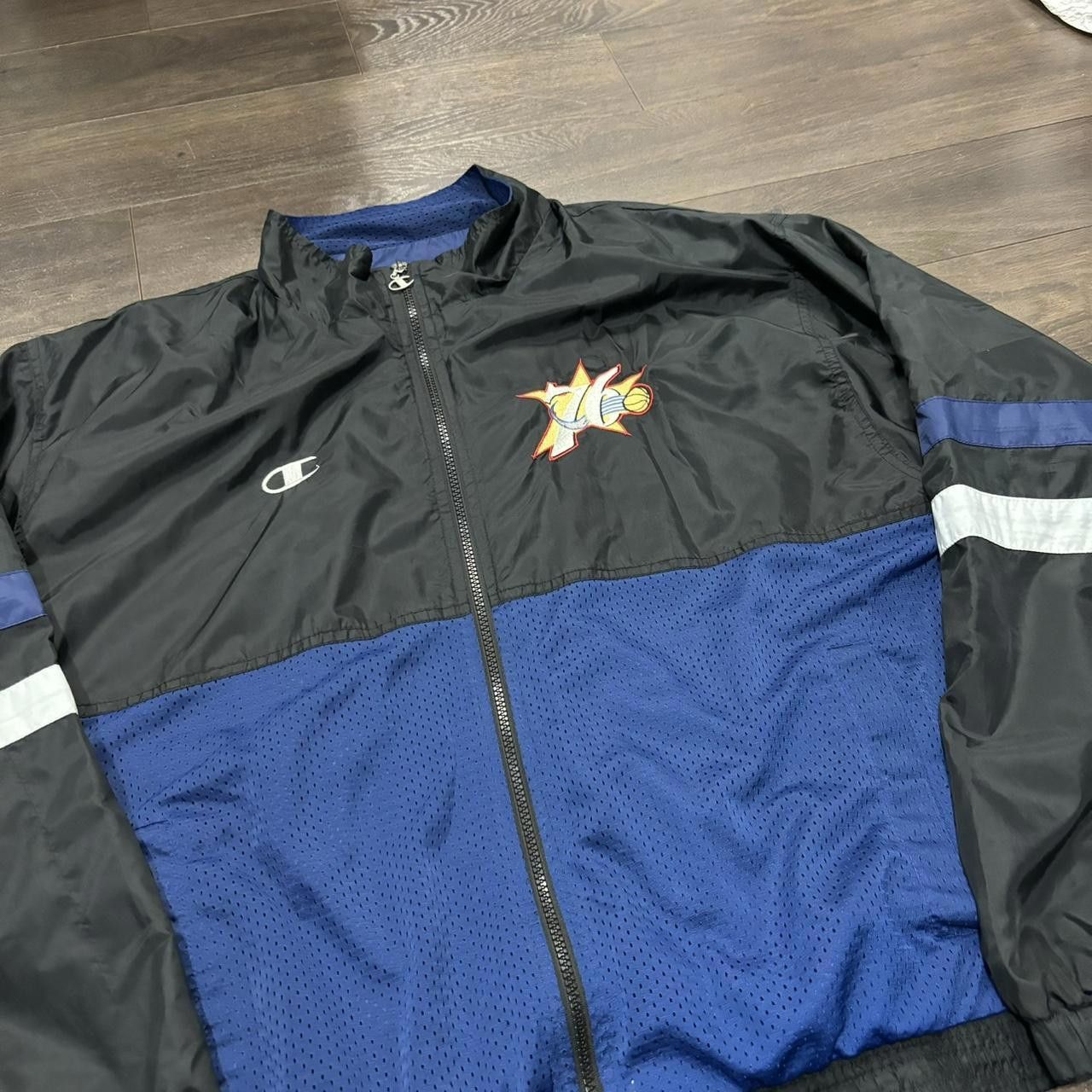 Champion Vintage Philadelphia 76ers champion zip up windbreaker 90s L Size US L / EU 52-54 / 3 - 1 Thumbnail