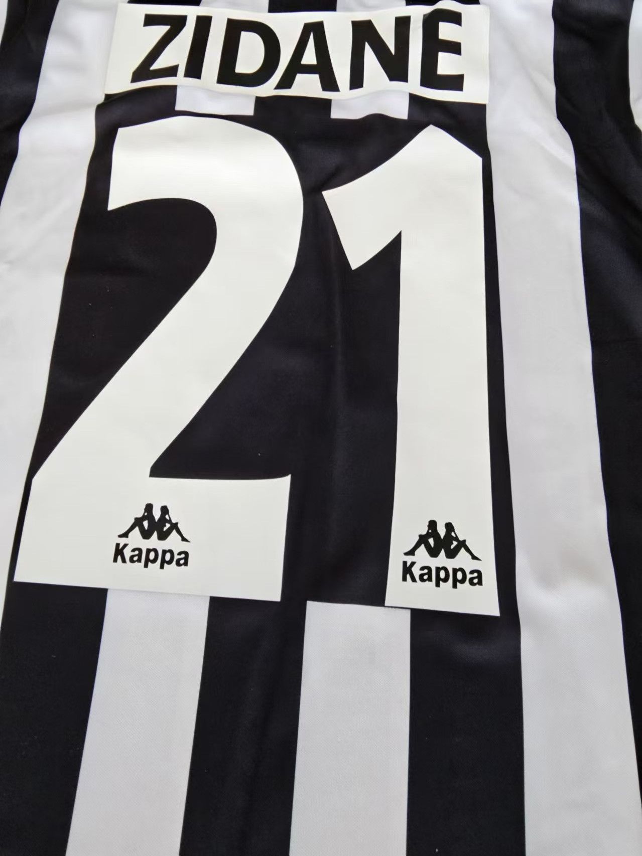 Other #21 Zidane Jersey Juventus 1995 1997 Size US L / EU 52-54 / 3 - 4 Thumbnail