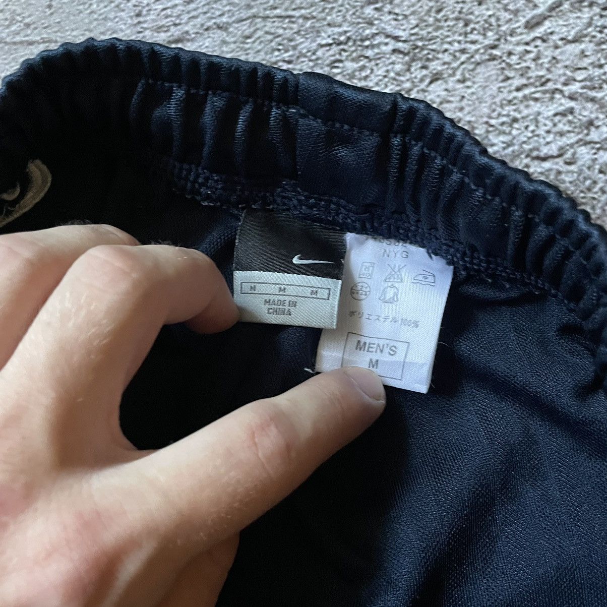Nike Vintage Y2K Nike Short Logo Sportwear Casual Buymypiece 90s Size US 30 / EU 46 - 7 Thumbnail