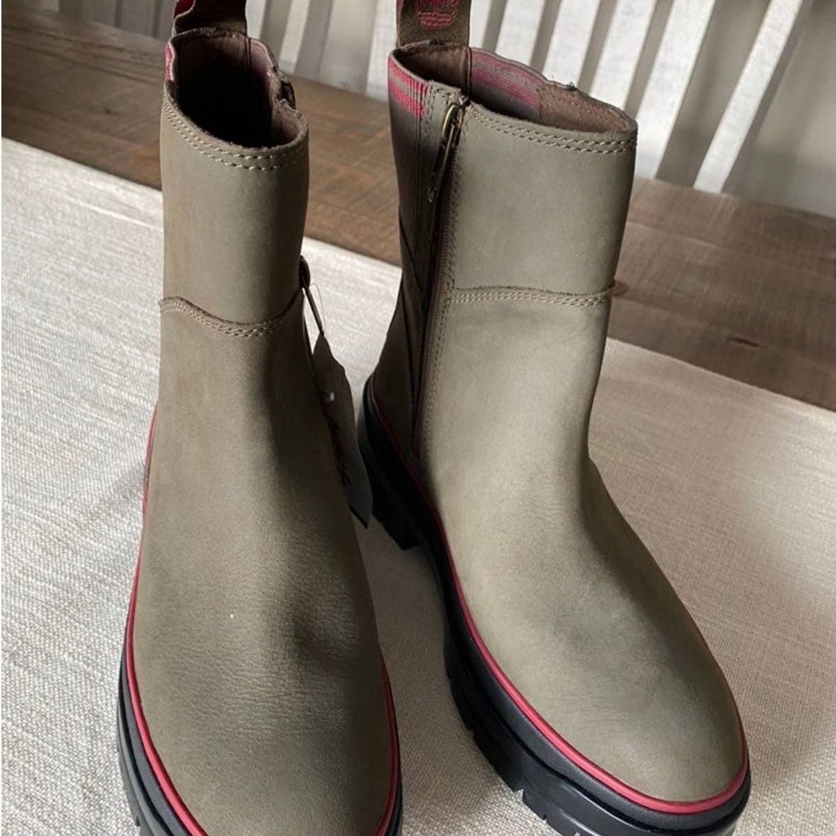 Timberland NWOT Timberland Boots Size US 7 / EU 40 - 2 Thumbnail