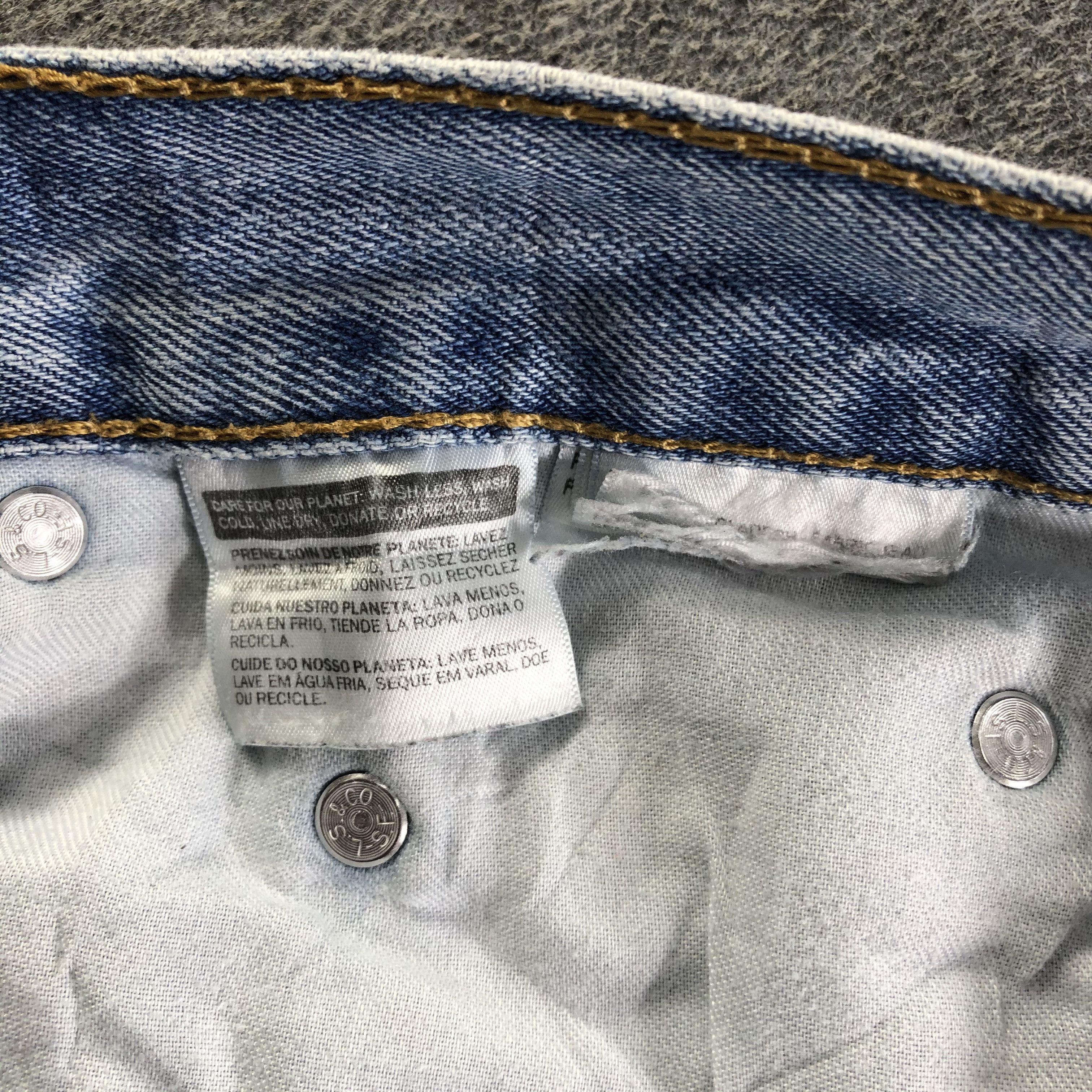 Levi's Vintage Light Wash Levis 550 Jeans-J3516 Size US 37 - 11 Thumbnail
