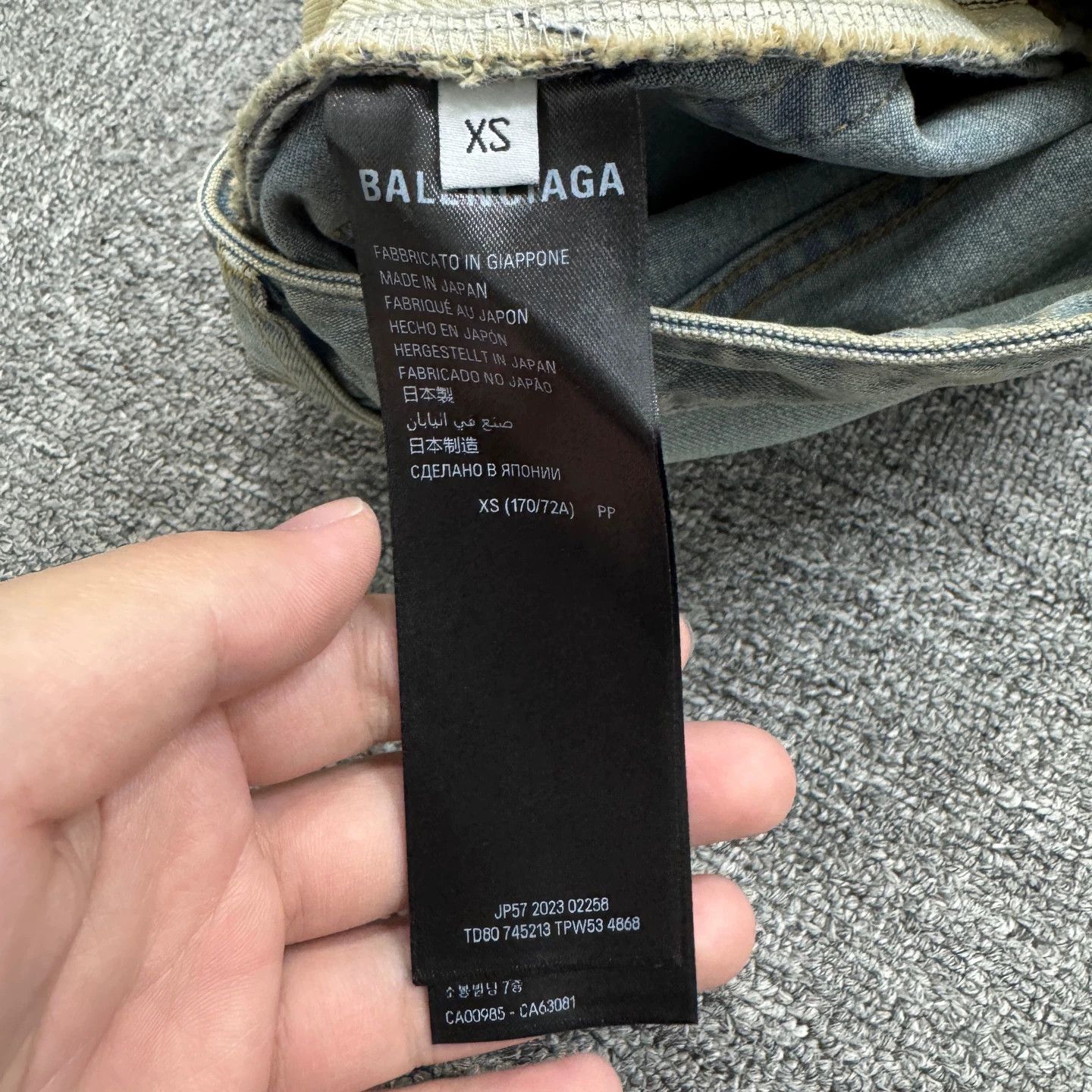 Balenciaga Balenciaga Women's New with Tags Washed Distressed Jeans XS Size 25" / US 0 / IT 36 - 3 Thumbnail
