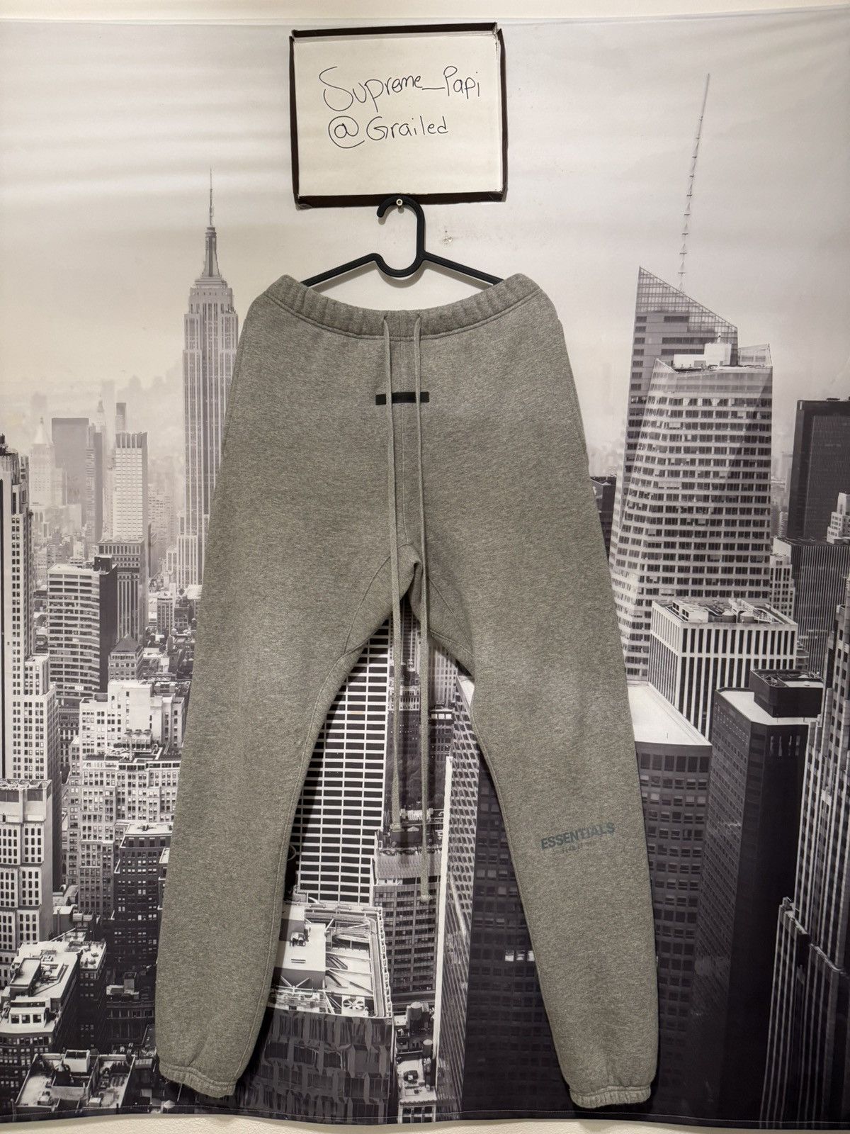 Fear of God 🔥Fear of God Essentials Sweatpants Dark Heather Oatmeal SZ S Size US 32 / EU 48 - 1 Thumbnail