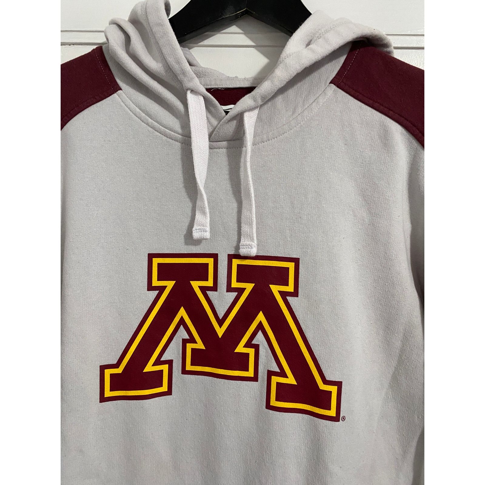NCAA Minnesota Gophers White and Maroon Hoodie Sweatshirt Size L Size US L / EU 52-54 / 3 - 2 Thumbnail