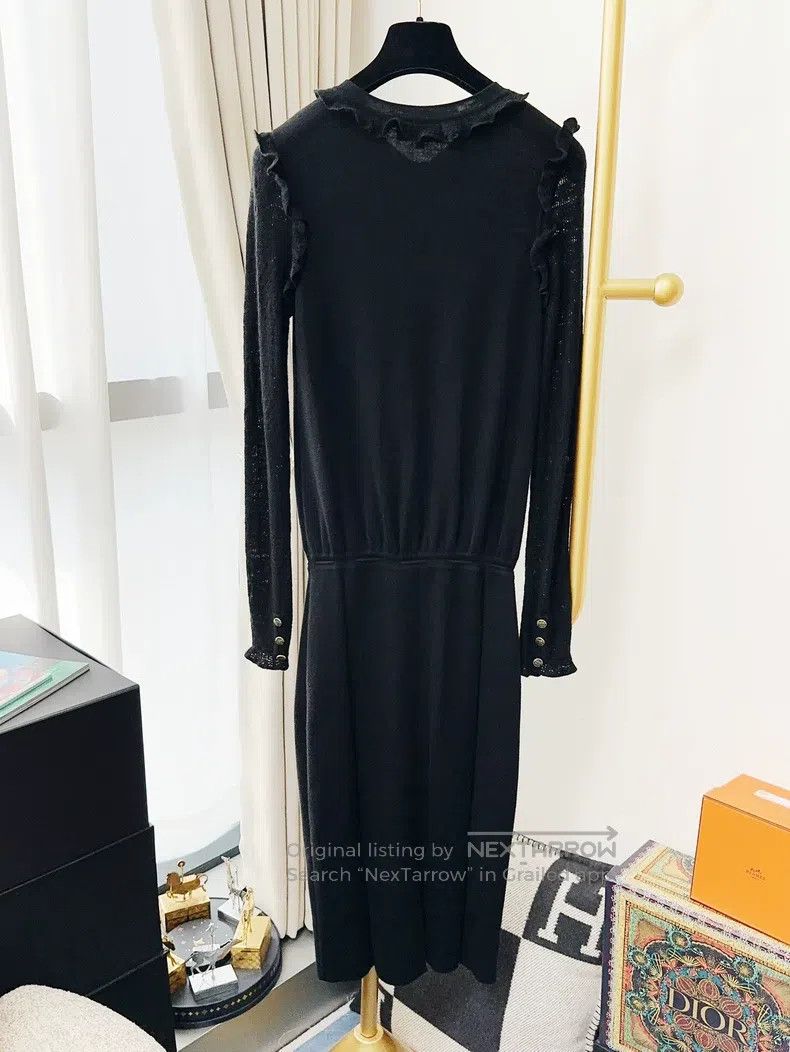 Chanel Chanel Black lotus leaf petal long-sleeved knitted dress Size XXS / US 00 / IT 34 - 2 Thumbnail