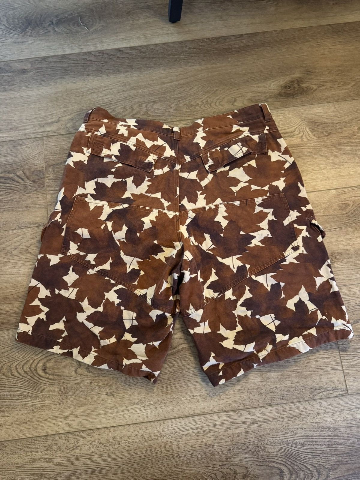 Acne Studios Acne Studios Brown Leaf Pattern Shorts Size US 36 / EU 52 - 2 Thumbnail