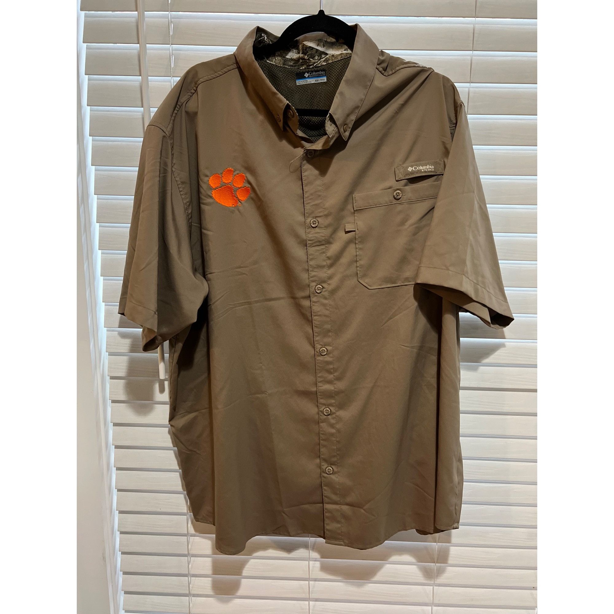 Columbia Columbia PHG Clemson Tigers Button Up Shirt - Size XXL Size US XXL / EU 58 / 5 - 1 Thumbnail