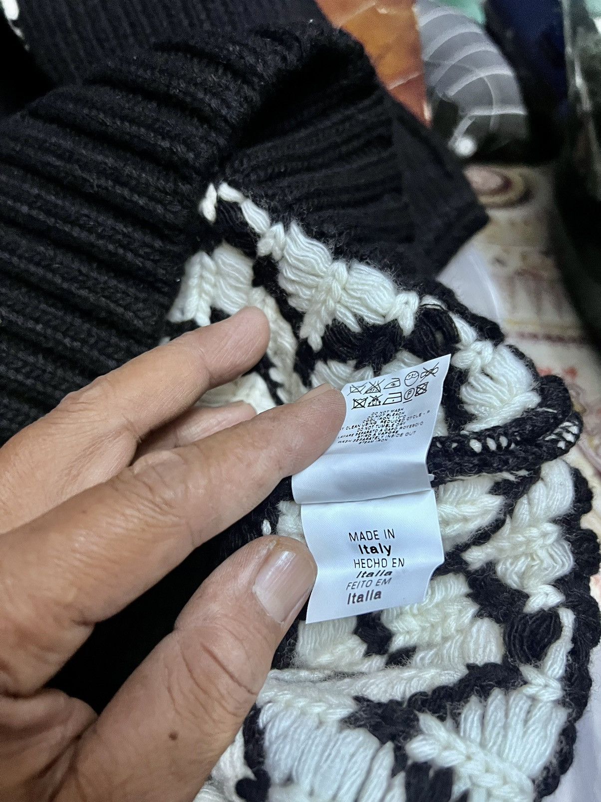 Alexander McQueen Pristine Runway knitwear by ALEXANDER McQUEEN Size US M / EU 48-50 / 2 - 19 Thumbnail