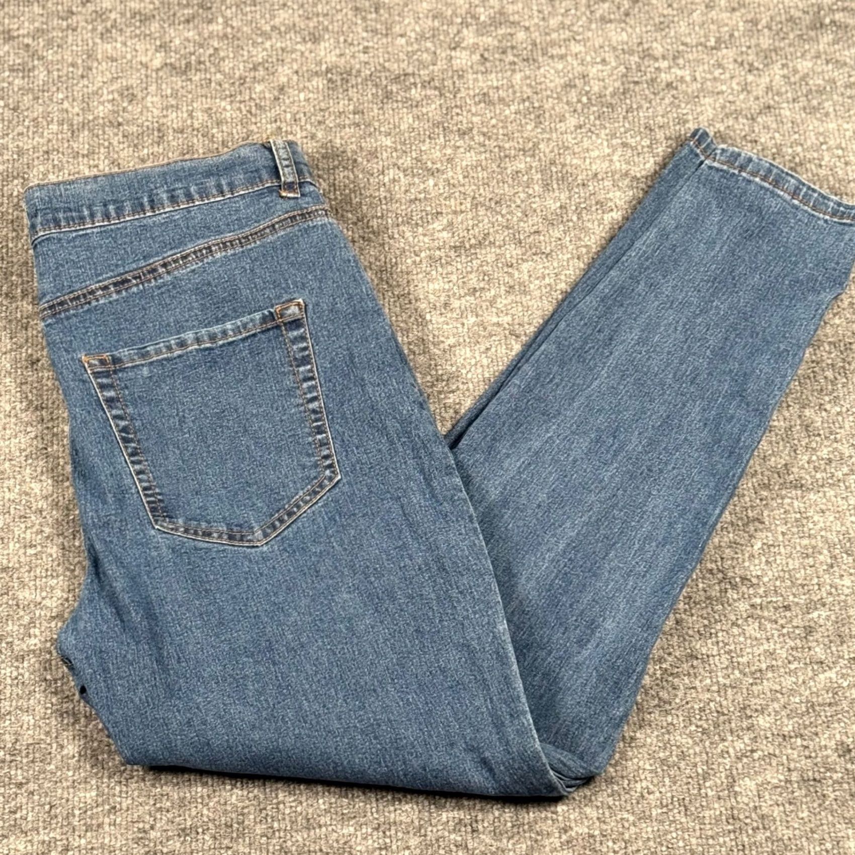 Forever 21 FOREVER 21 Jeans Blue Wash High Rise Straight Leg 31 Inseam 26.5 in 5-Pocket Denim Pants Women XS-XL? Size 24" / US 00 / IT 34 - 2 Thumbnail