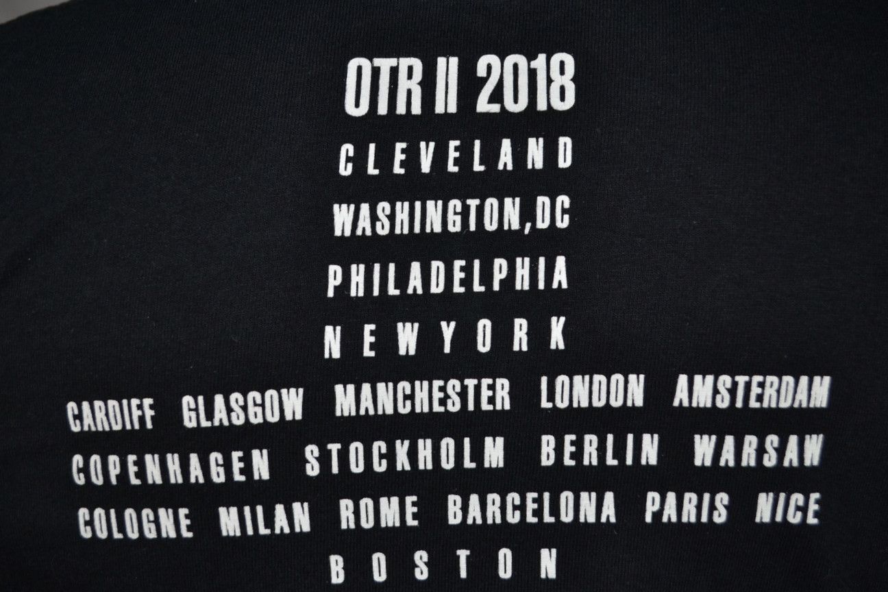 Beyonce × Jay-Z × Vintage OTR II On the Run II Tour tee Jay-z Beyonce M Size US M / EU 48-50 / 2 - 4 Thumbnail