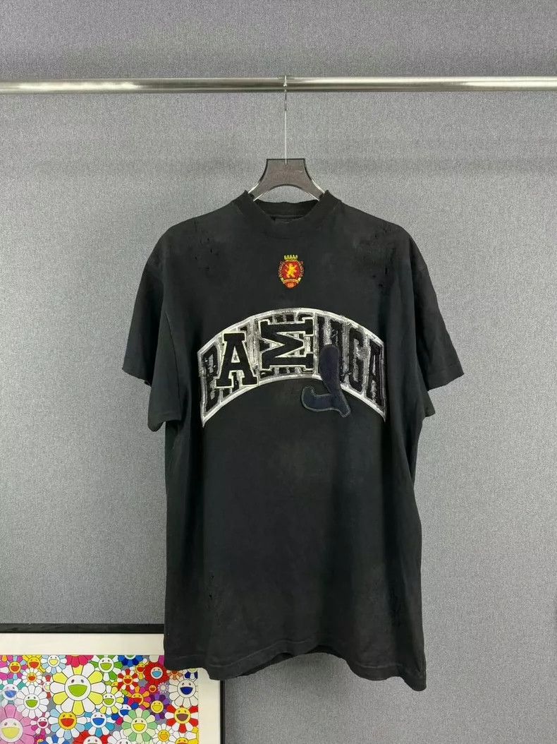 Balenciaga Balenciaga Mud Dyed Ripped Embroidered Logo Short Sleeve Size US S / EU 44-46 / 1 - 1 Thumbnail
