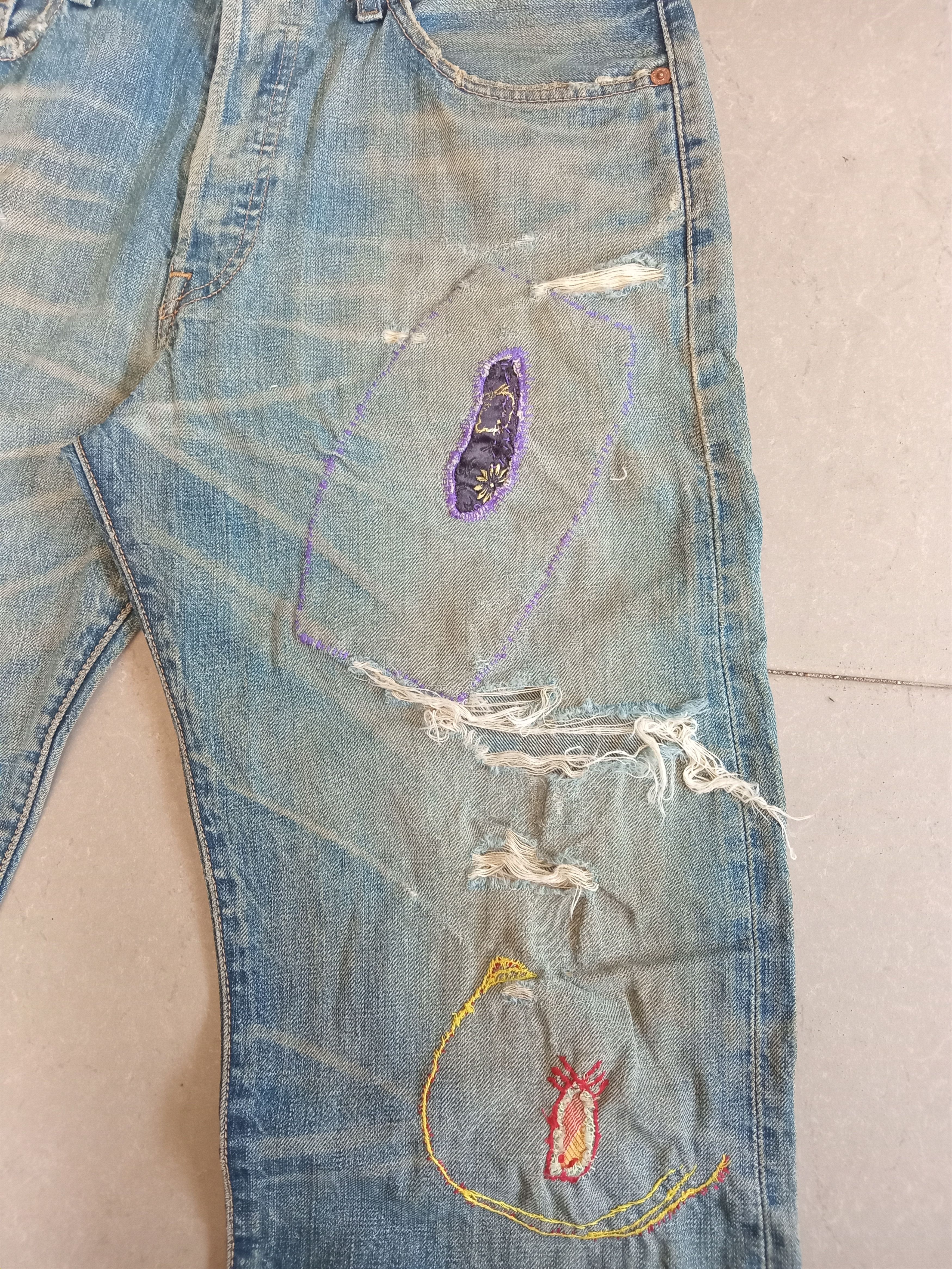 Levi's × Vintage Vintage Levi's 501 Distressed Jeans Size US 33 - 7 Thumbnail