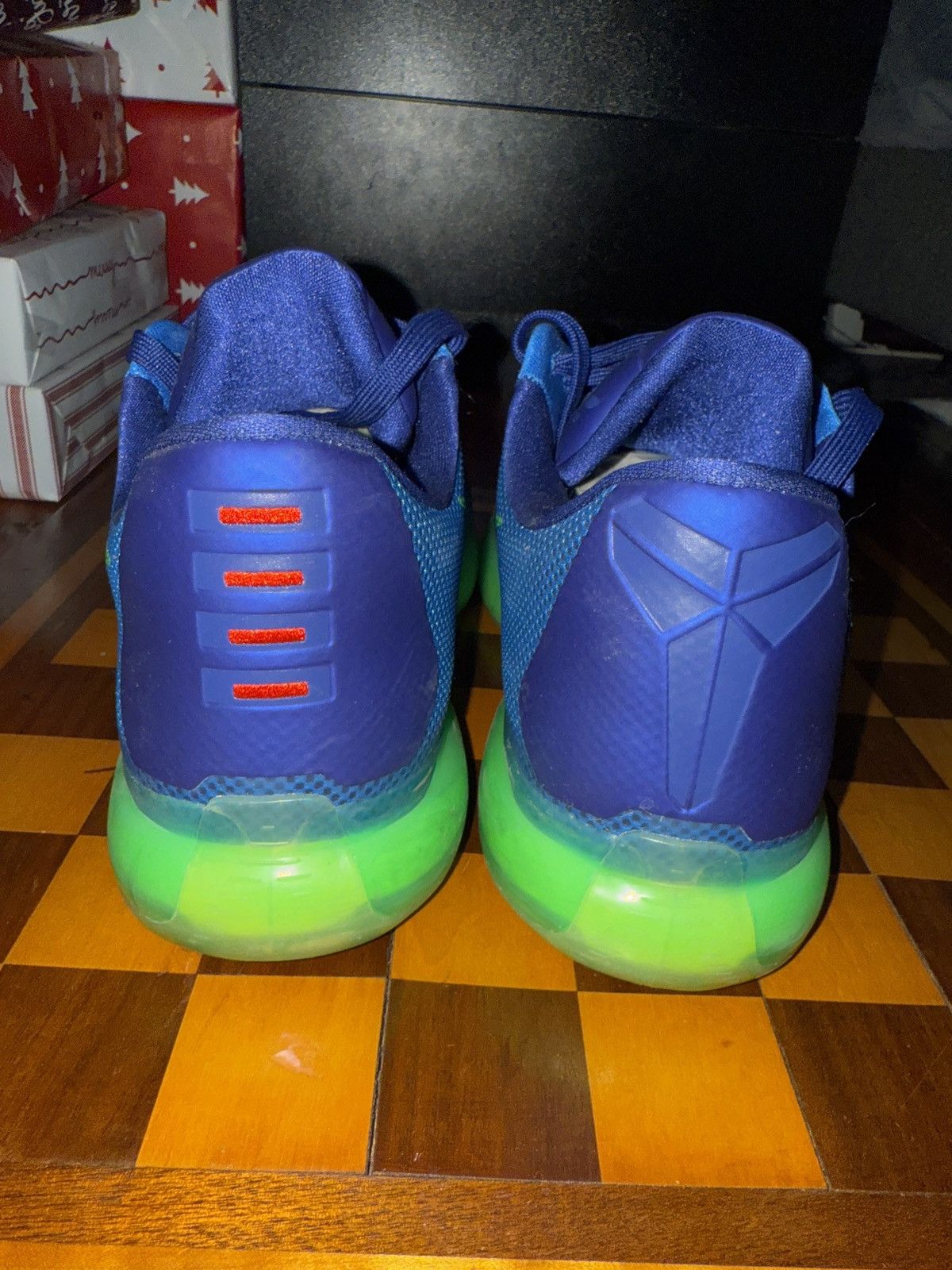 Nike Kobe 10s Emerald cities Size 13 Men’s Size US 13 / EU 46 - 4 Thumbnail