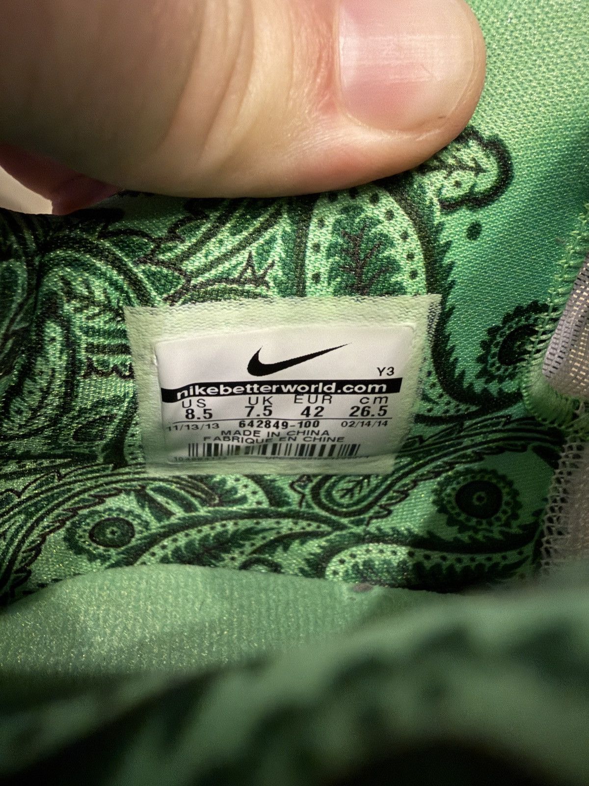 Nike Nike LeBron 11 Low "Easter" Size US 8.5 / EU 41-42 - 5 Thumbnail