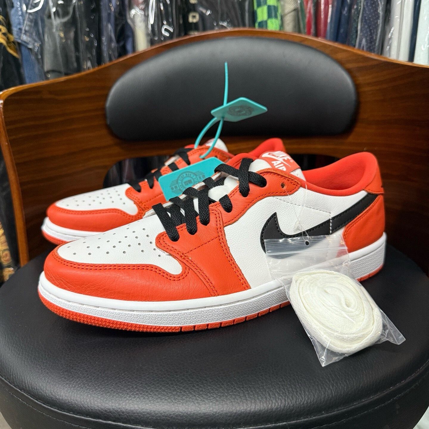 Nike Nike AJ1 White Lowtop Sneakers 43 Men Size US 10 / EU 43 - 1 Thumbnail