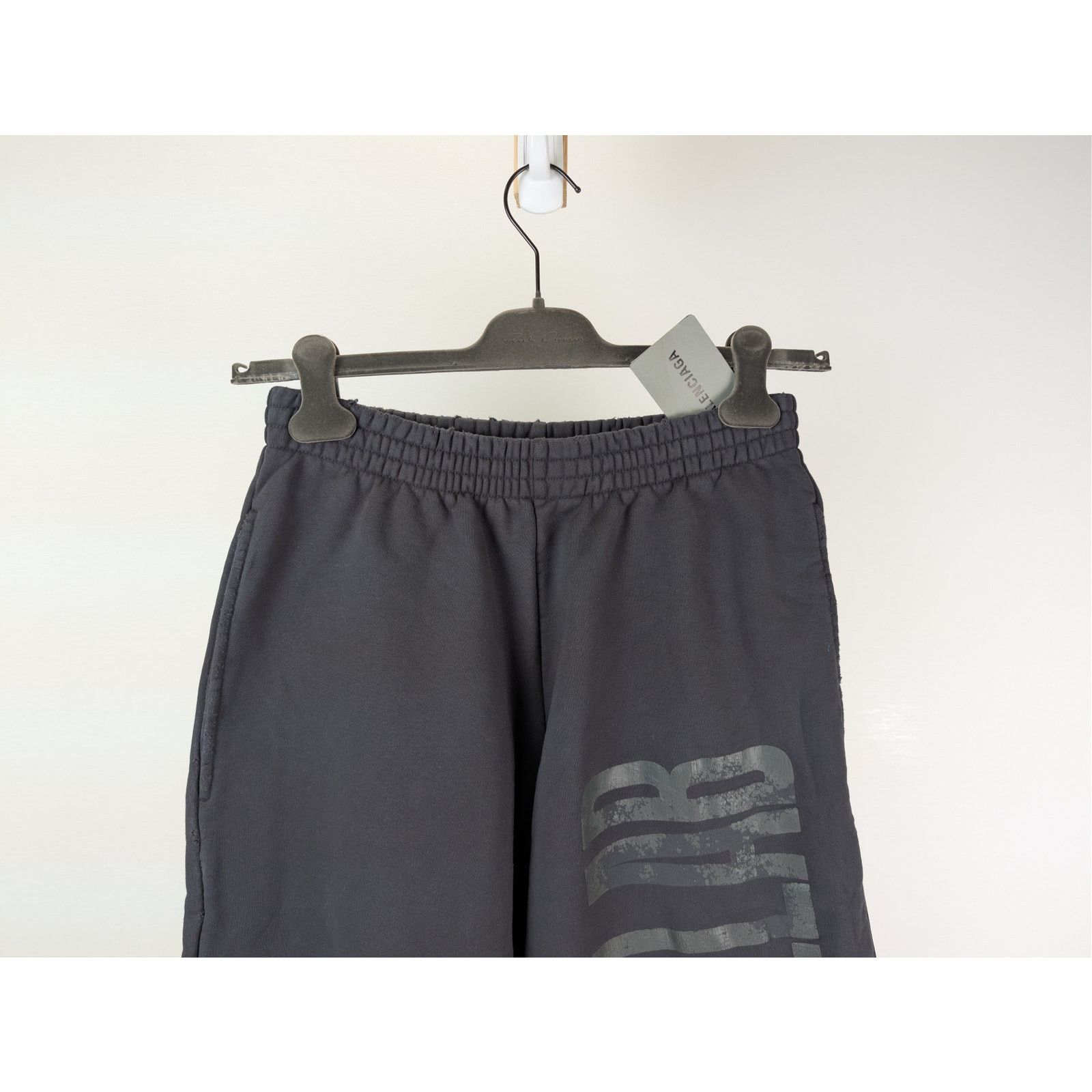 Balenciaga o1rshd1 Baggy Sweatpants in Washed Black Size US 28 / EU 44 - 3 Thumbnail
