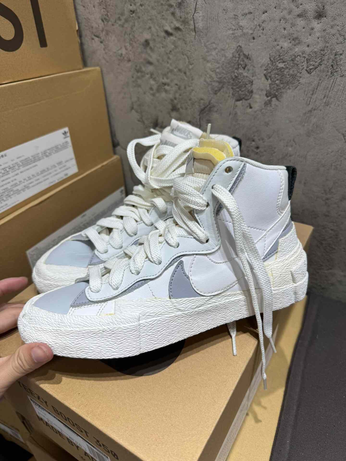 Sacai Sacai BLAZER White Lowtop Sneakers 38 Men Size US 6 / EU 39 - 1 Thumbnail