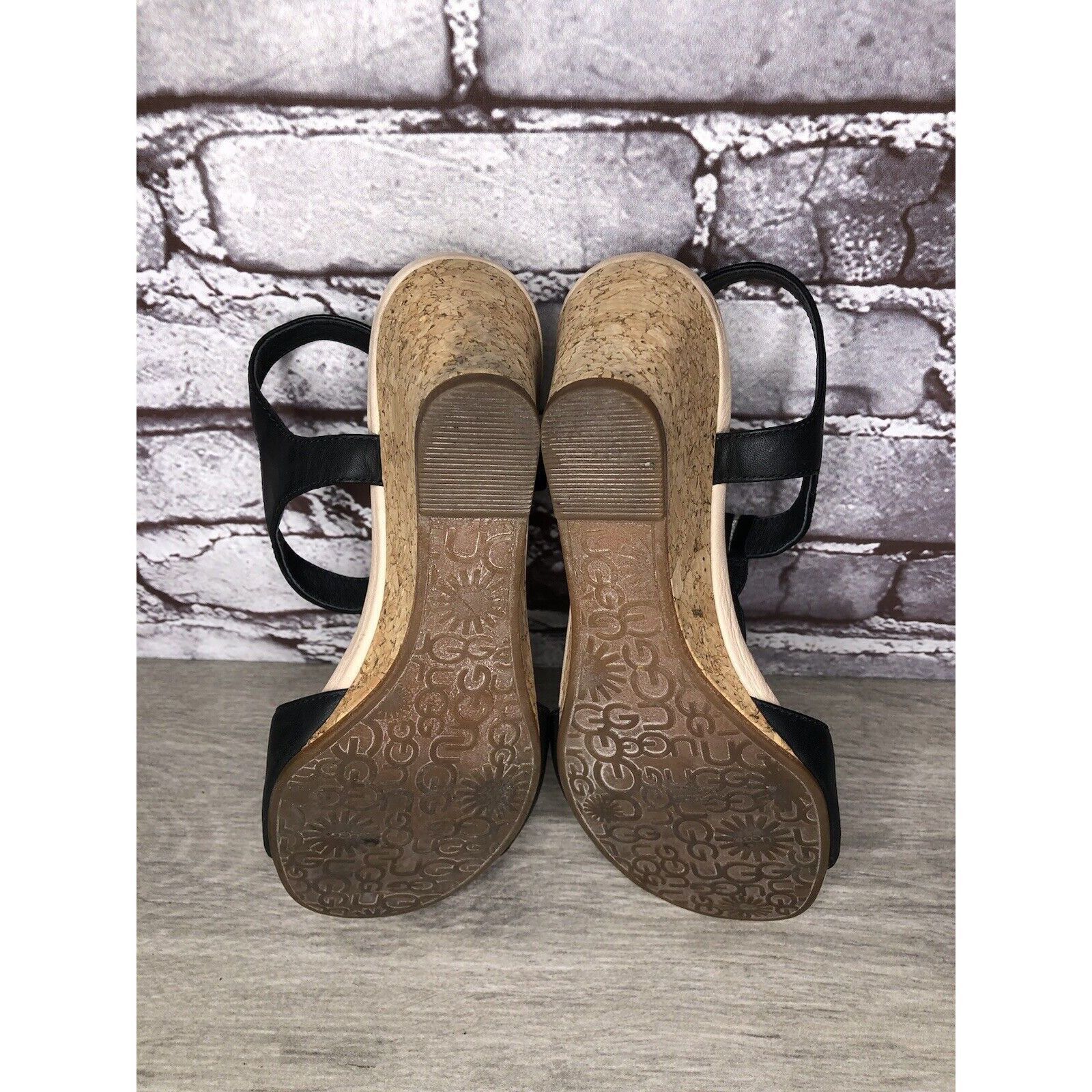 Ugg UGG Black Leather Casual Cork Wedge Ankle Strap Sandals Wome Size US 7 / IT 37 - 15 Thumbnail
