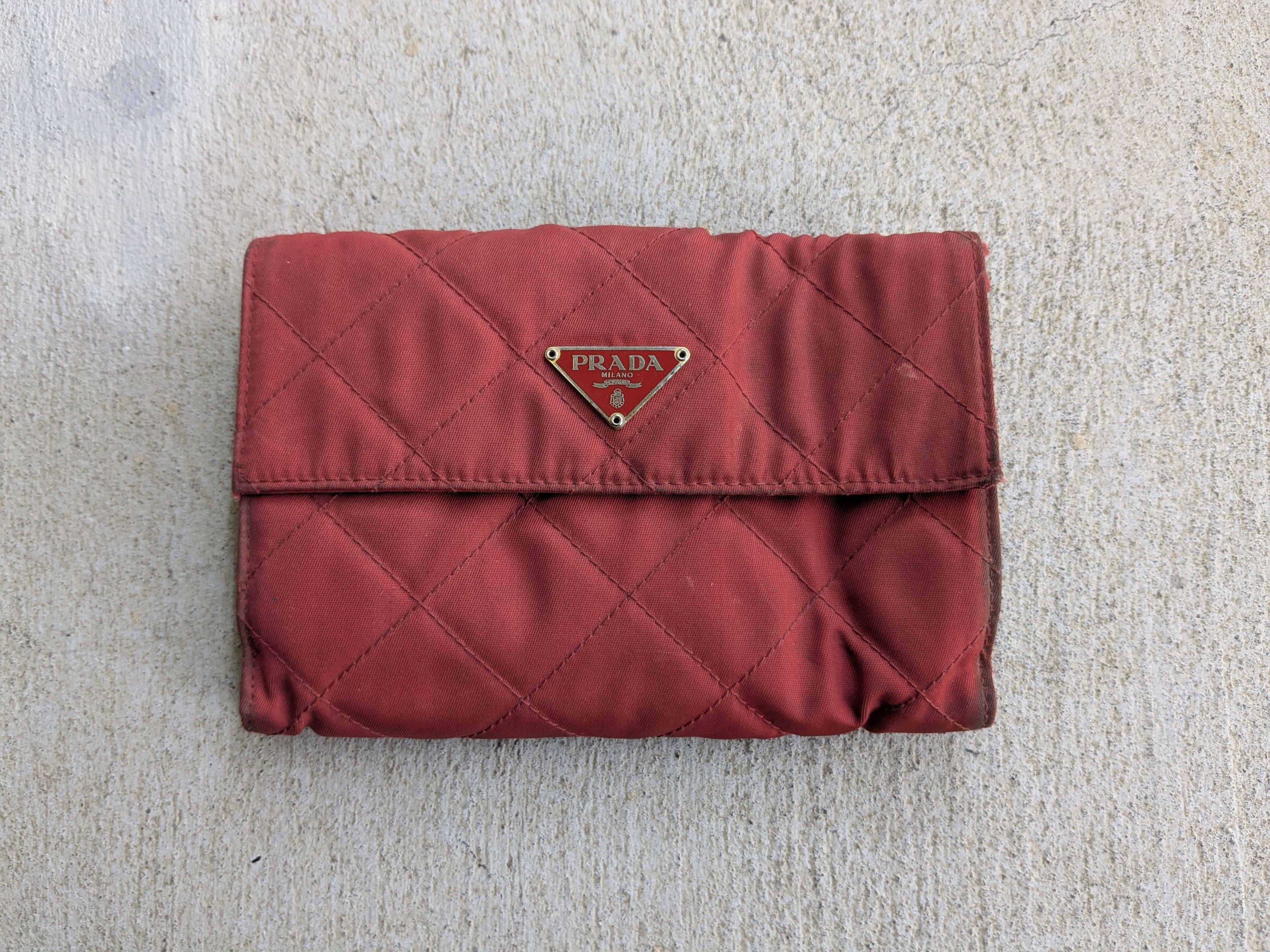 Prada Prada Wallet Red Quilted Nylon Leather Bifold Cardholder Y2K Size ONE SIZE - 1 Thumbnail
