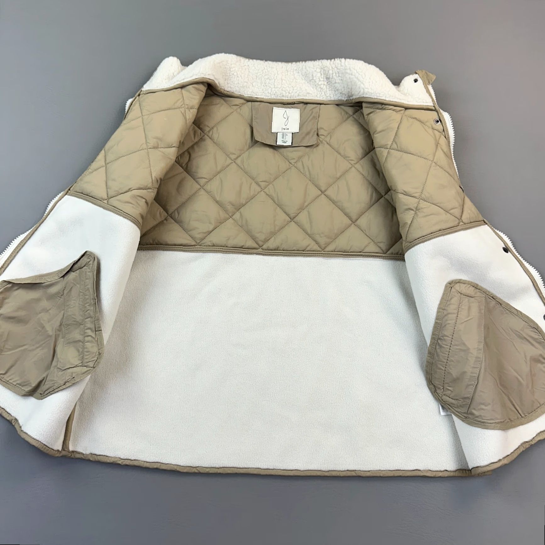 Joie Joie Vest Women’s Large Beige White Sherpa Quilted Full Zip Snap Outdoor Casual Vest Woman L Beige Quilted Zip Pockets Regular Fall Winter Spring Size L / US 10 / IT 46 - 2 Thumbnail