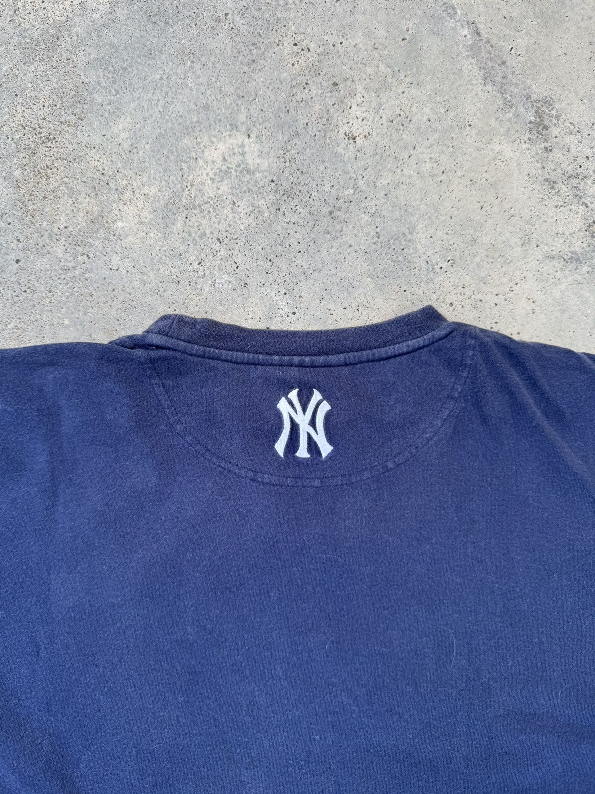 Nike 2000s Faded Nike Center Swoosh X New York Yankees Tees Size US XL / EU 56 / 4 - 4 Thumbnail