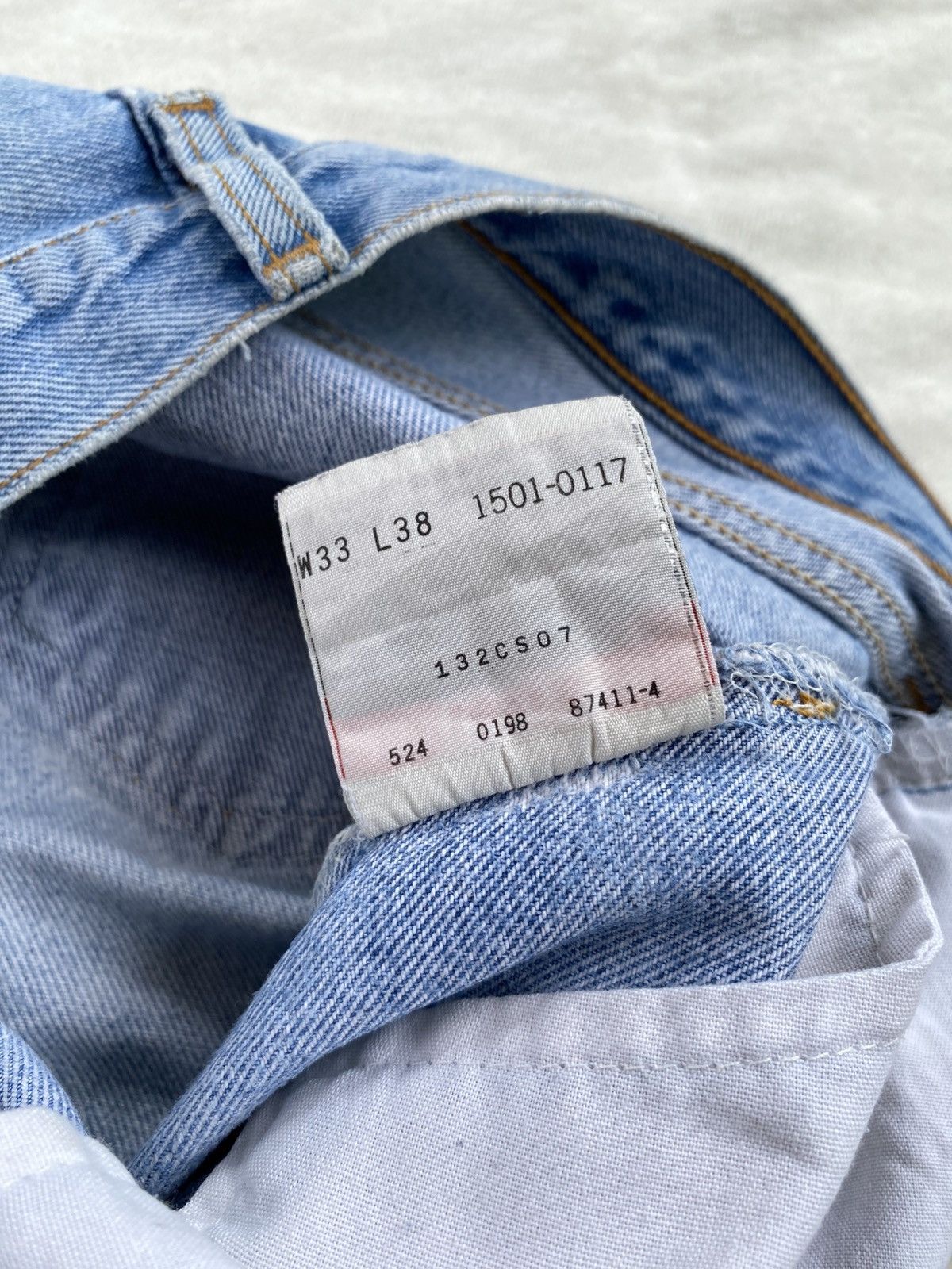 Levi's VINTAGE LEVIS 501xx DISTRESSED JEANS PANTS Size US 33 - 12 Thumbnail