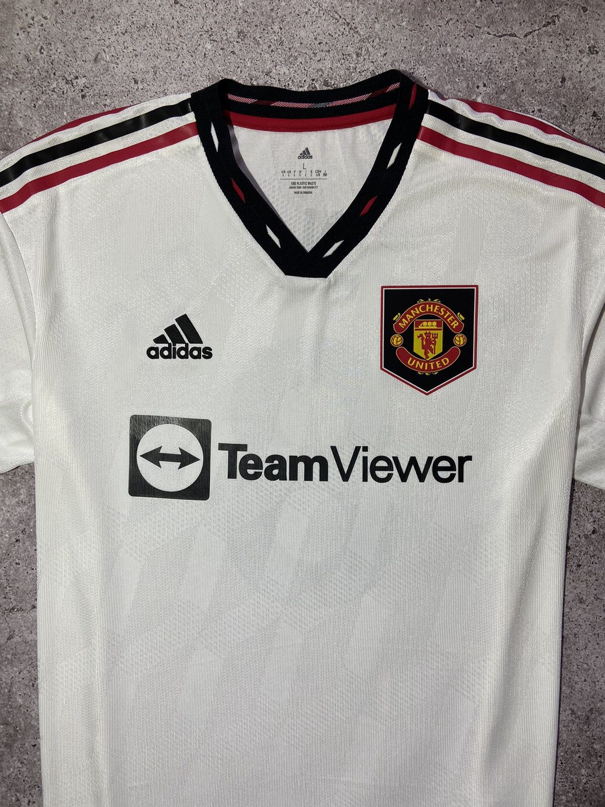 Adidas 💥Fernandes Manchester United 2022 Football Jersey T-shirt‼️ Size US L / EU 52-54 / 3 - 7 Thumbnail