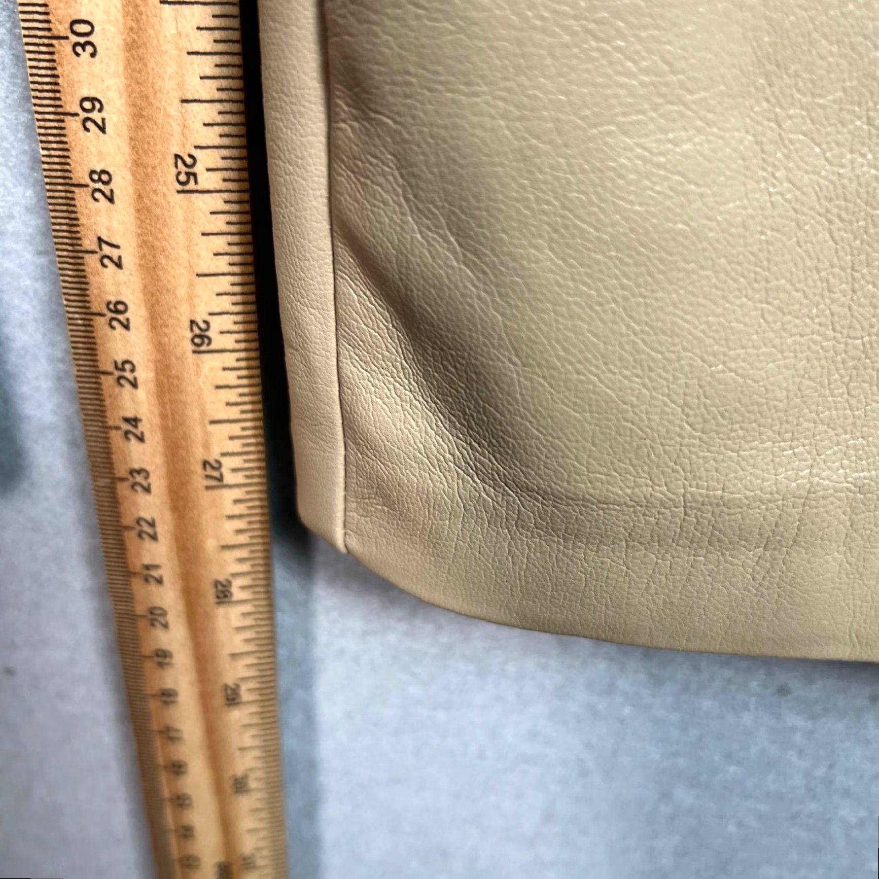 Vintage VINTAGE Wilfred Pants Women's High-Rise Beige Faux Leather Tapered Leg 2 Adult Inseam 27" Front Flat Front Ankle Style Size 26" / US 2 / IT 38 - 7 Thumbnail