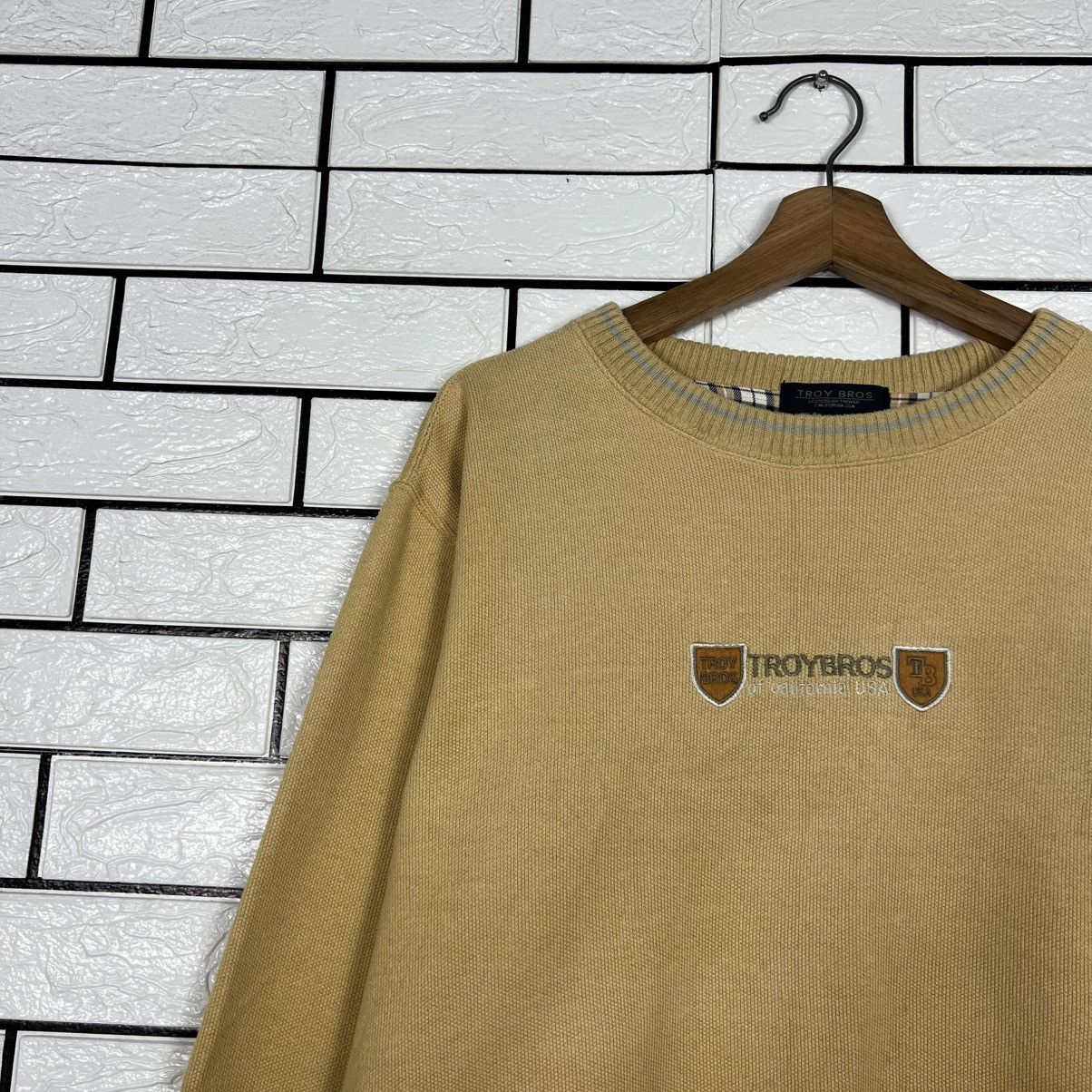 Japanese Brand Vintage TROY BROS Center Logo Crewneck Sweatshirt #4226-C192 Size US M / EU 48-50 / 2 - 4 Thumbnail