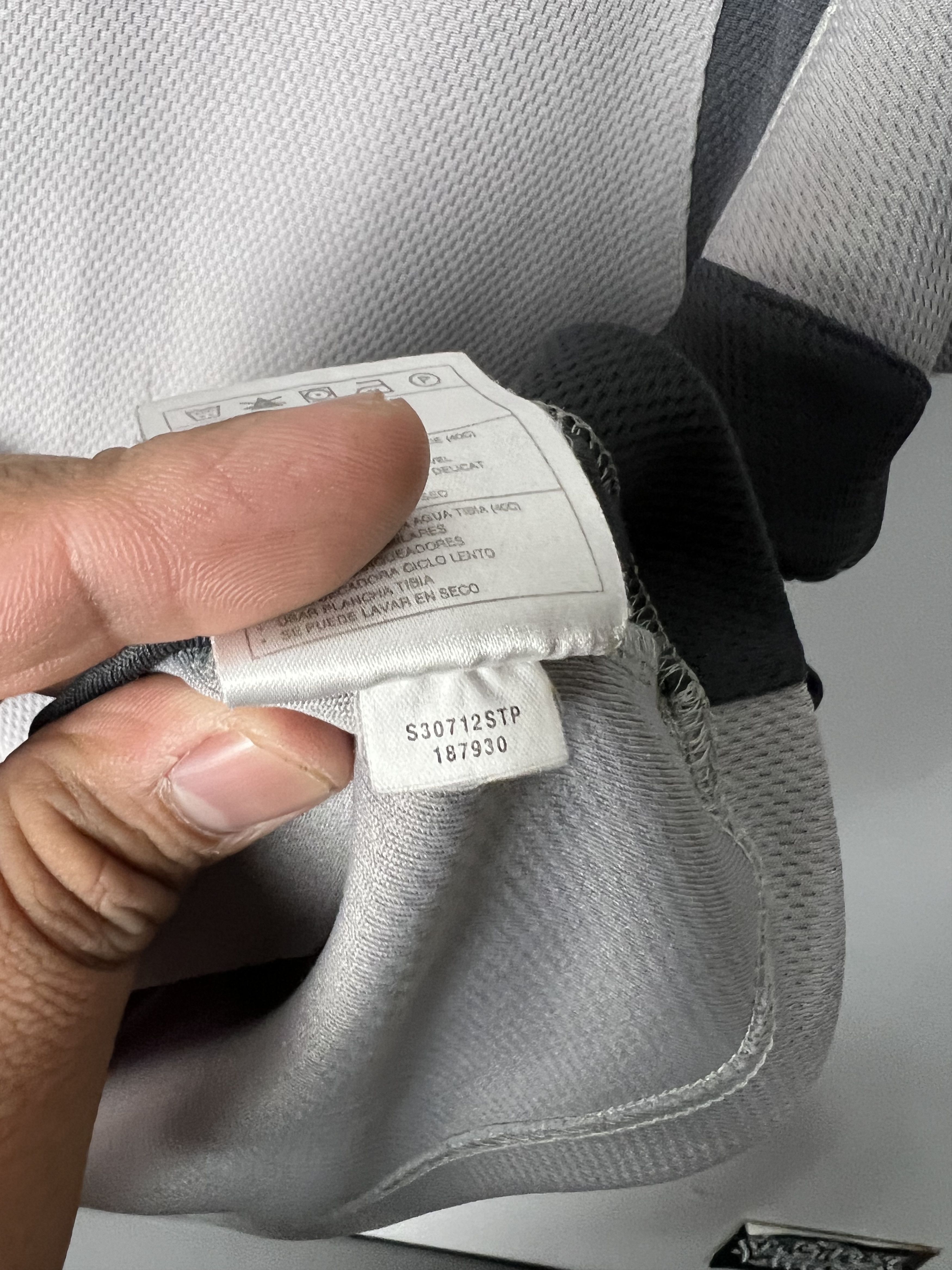 Nike Vintage Nike Gray Jersey Size US M / EU 48-50 / 2 - 7 Thumbnail
