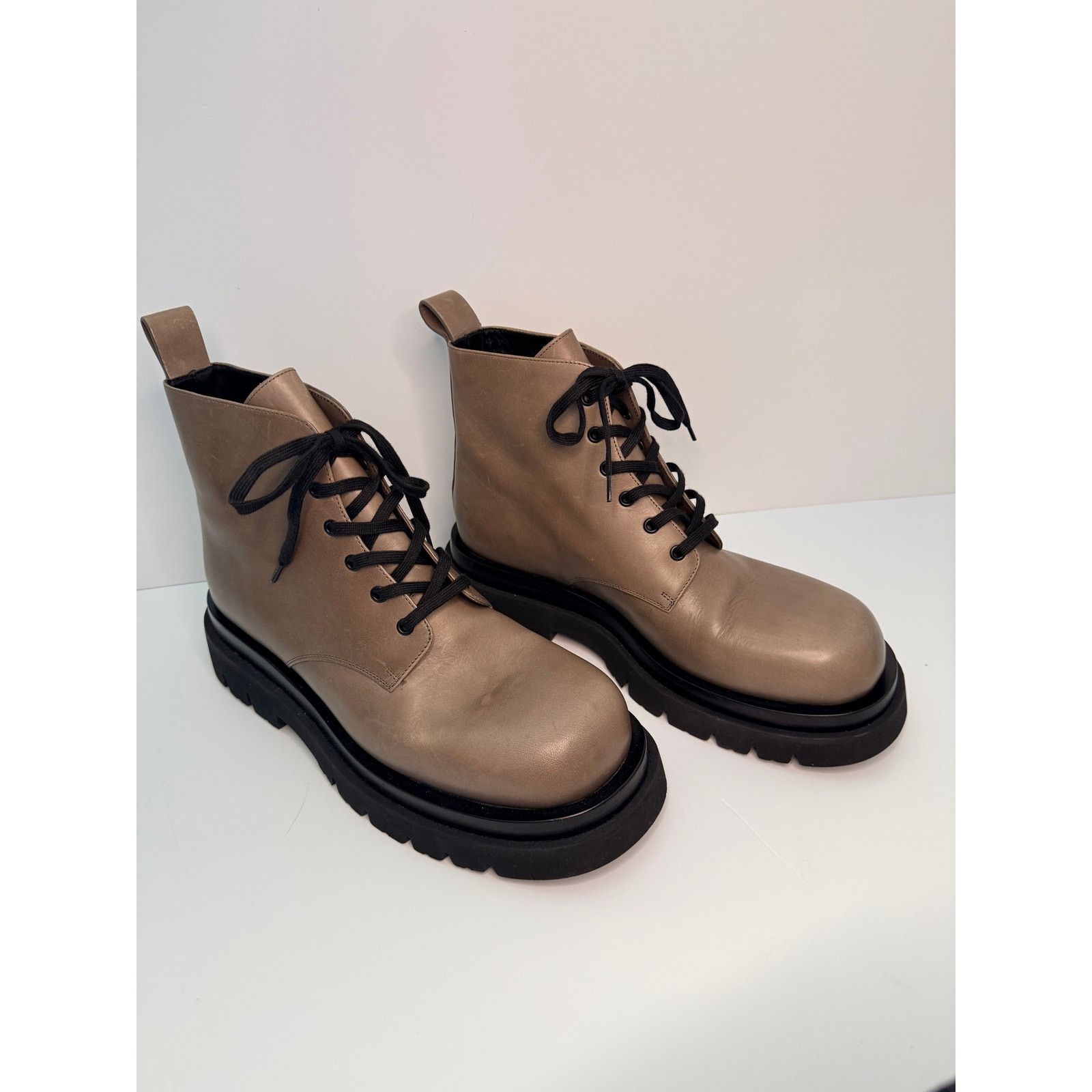 Bottega Veneta Bottega Veneta Lug Ankle Boots Asphalt EU 44 US 11 Size US 11 / EU 44 - 2 Thumbnail