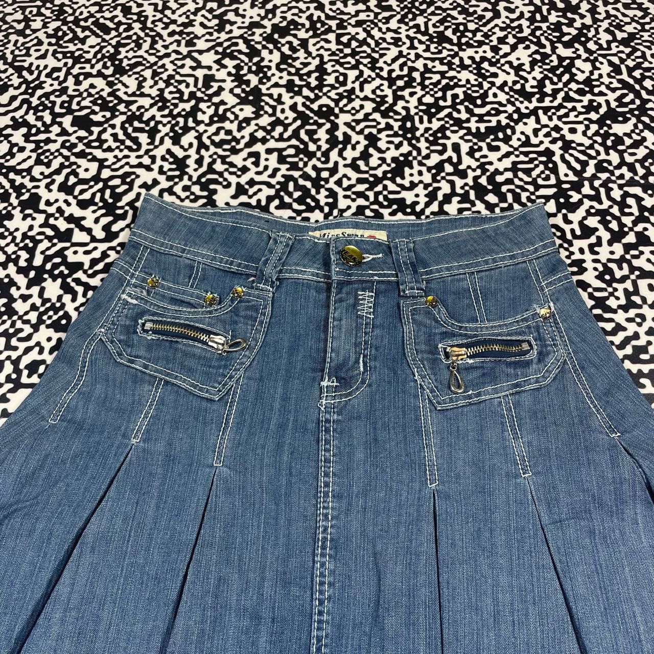 Japanese Brand Vintage Y2K Japanese Denim Flared Midi Skirt Retro Style Size 28" / US 6 / IT 42 - 7 Thumbnail