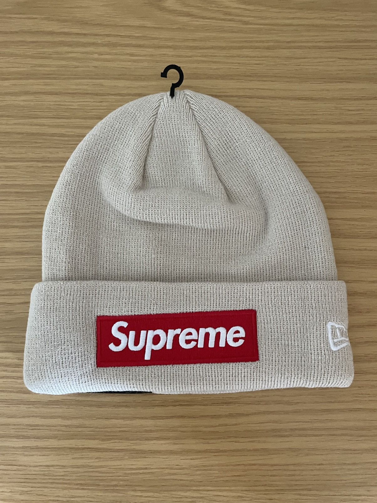 New Era × Supreme Supreme New Era Box Logo Beanie (HW24) stone Size ONE SIZE - 1 Thumbnail