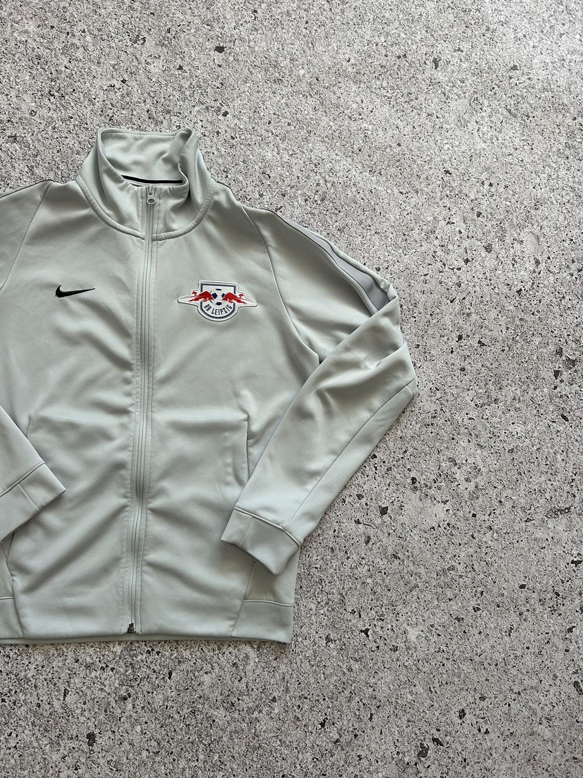 Nike Nike 2017 2018 Red Bull Leipzig Soccer Football Jacket Size US S / EU 44-46 / 1 - 5 Thumbnail