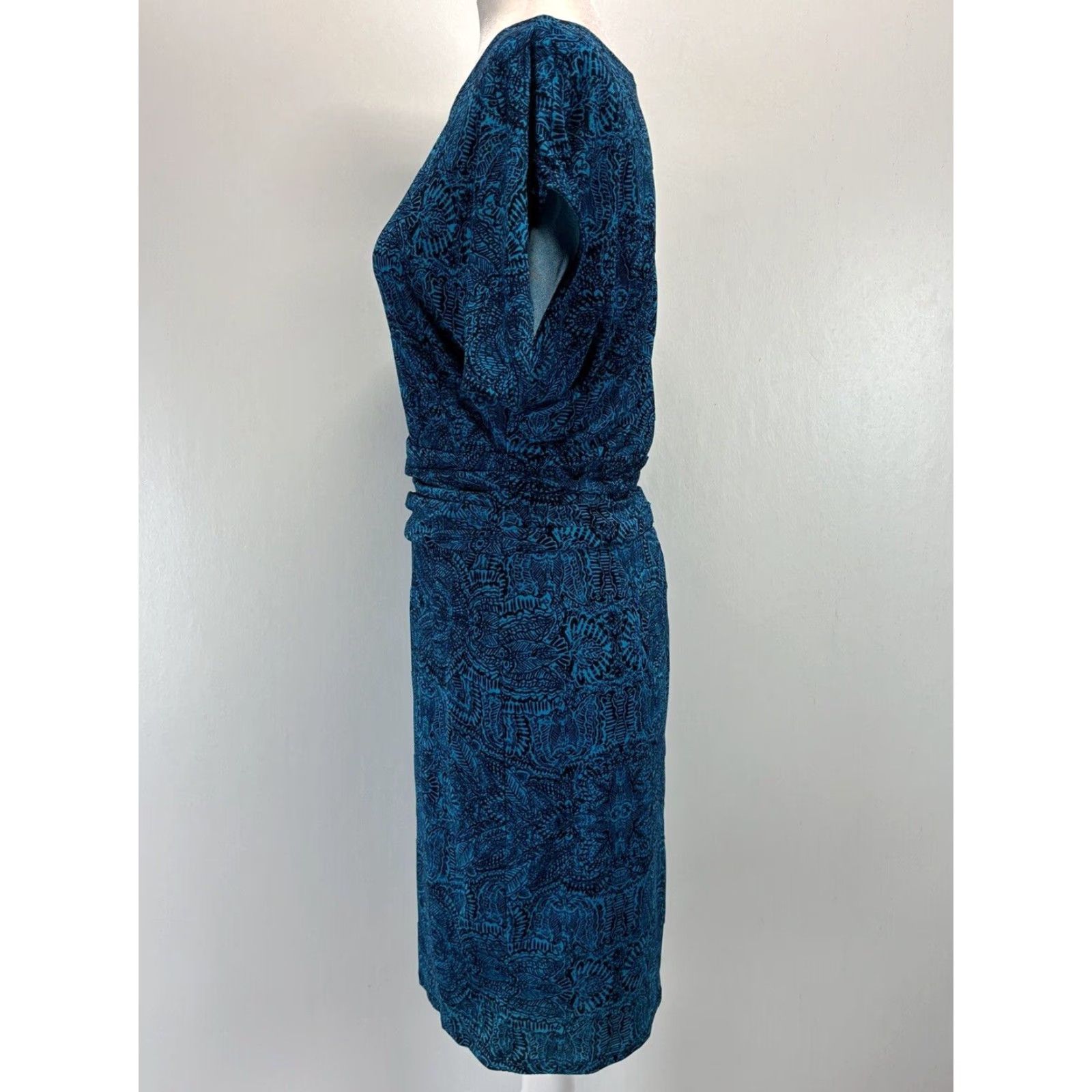 Ann Taylor Ann Taylor Bodycon Dress XS Kimono Short Sleeves Stretch Blue Black Multicolor Short Sleeve Pullover Regular Women Polyester Blend VGUC Short Dress Size 26" / US 2 / IT 38 - 2 Thumbnail