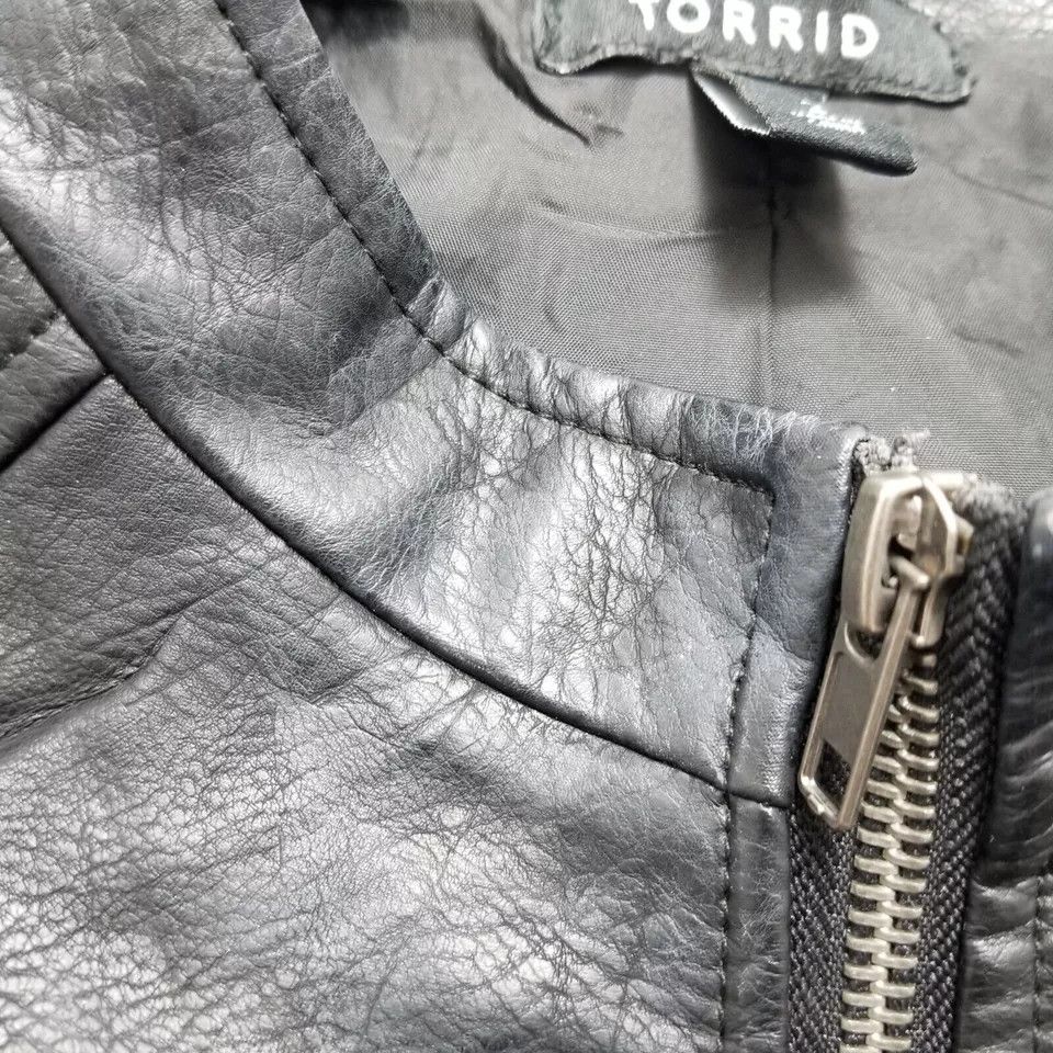 Torrid Torrid Jacket Womens 2 Black Full Zip Pockets Faux Leather Size XS / US 0-2 / IT 36-38 - 16 Thumbnail