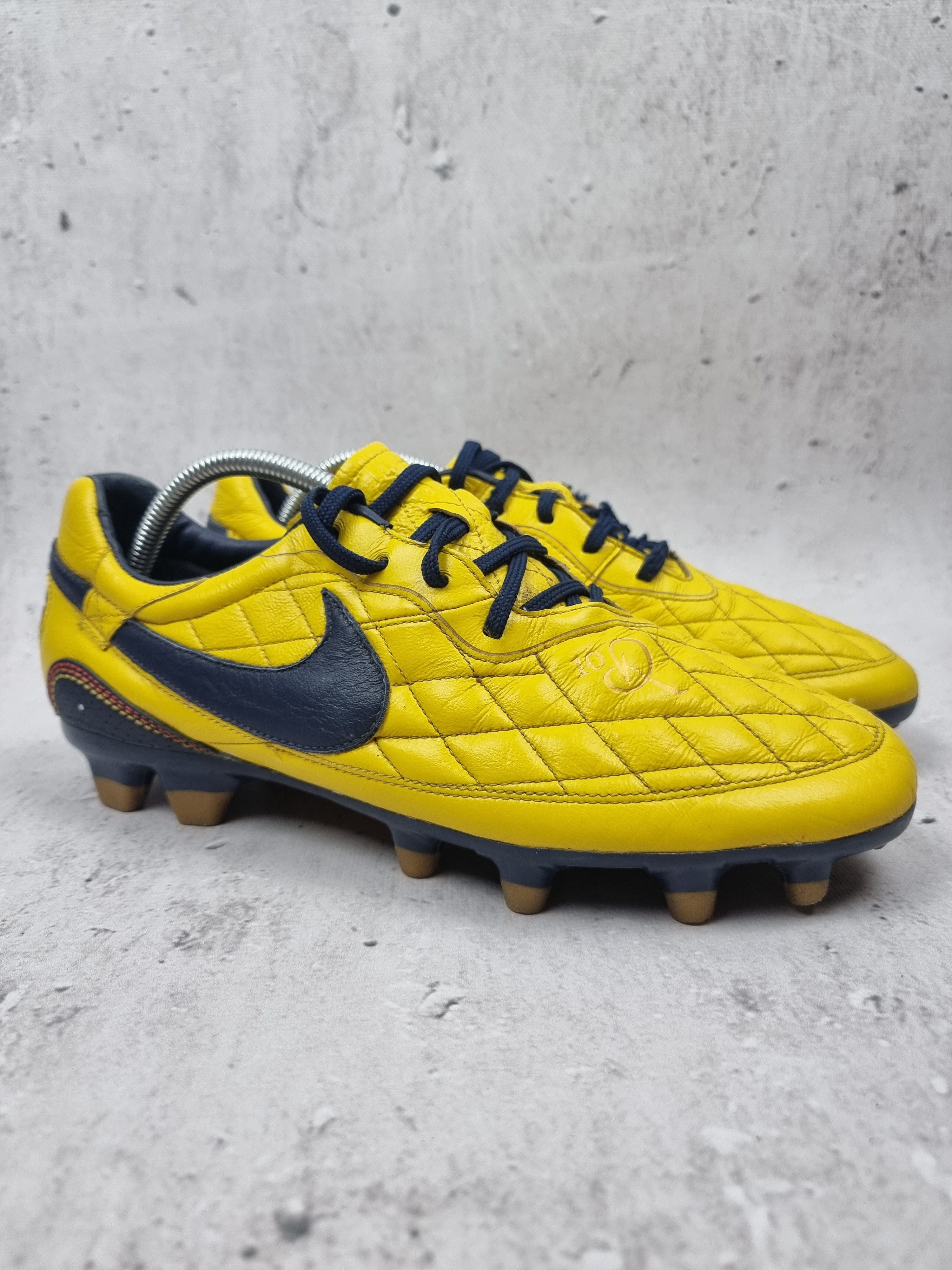 Nike Football shoes nike 44 Ronaldinho r10 vintage rare Size US 11 / EU 44 - 5 Thumbnail