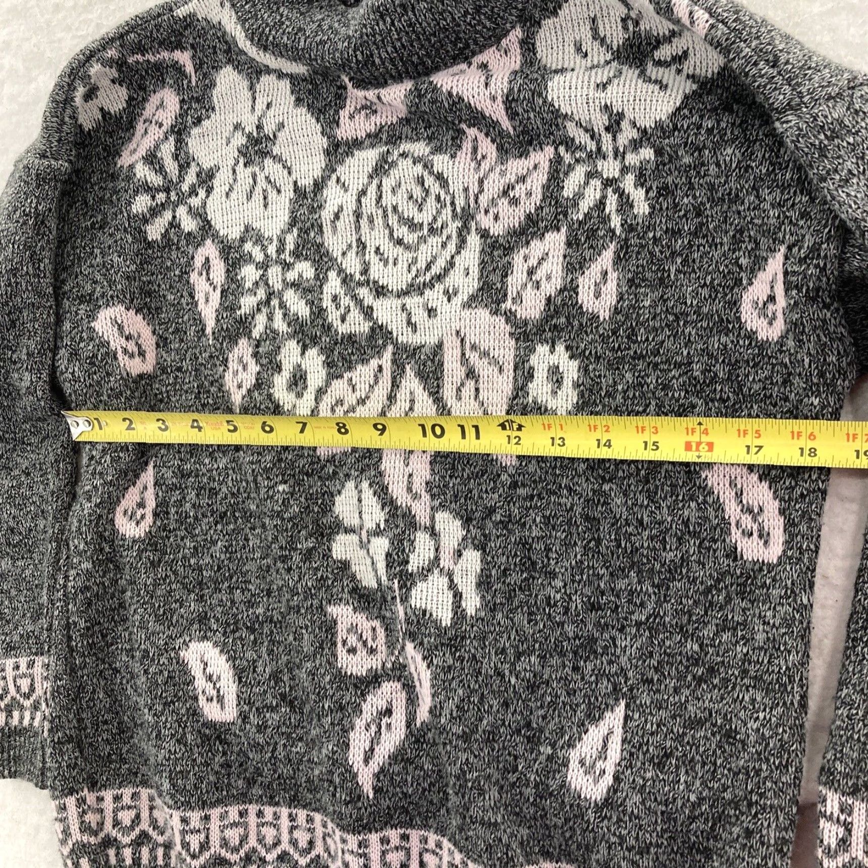 Vintage Kate Collins Sweater Womens Large Gray Pink Rose Print Pullover Vintage United States Made Knit Mock Neck Winter Fall 1980s Mens Womens Size L / US 10 / IT 46 - 3 Thumbnail