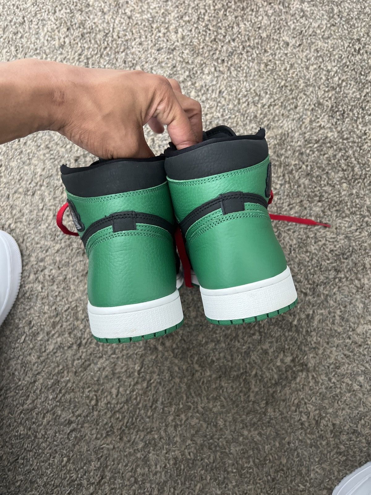 Jordan Brand × Nike Air Jordan 1 Pine Green Size US 12 / EU 45 - 4 Thumbnail
