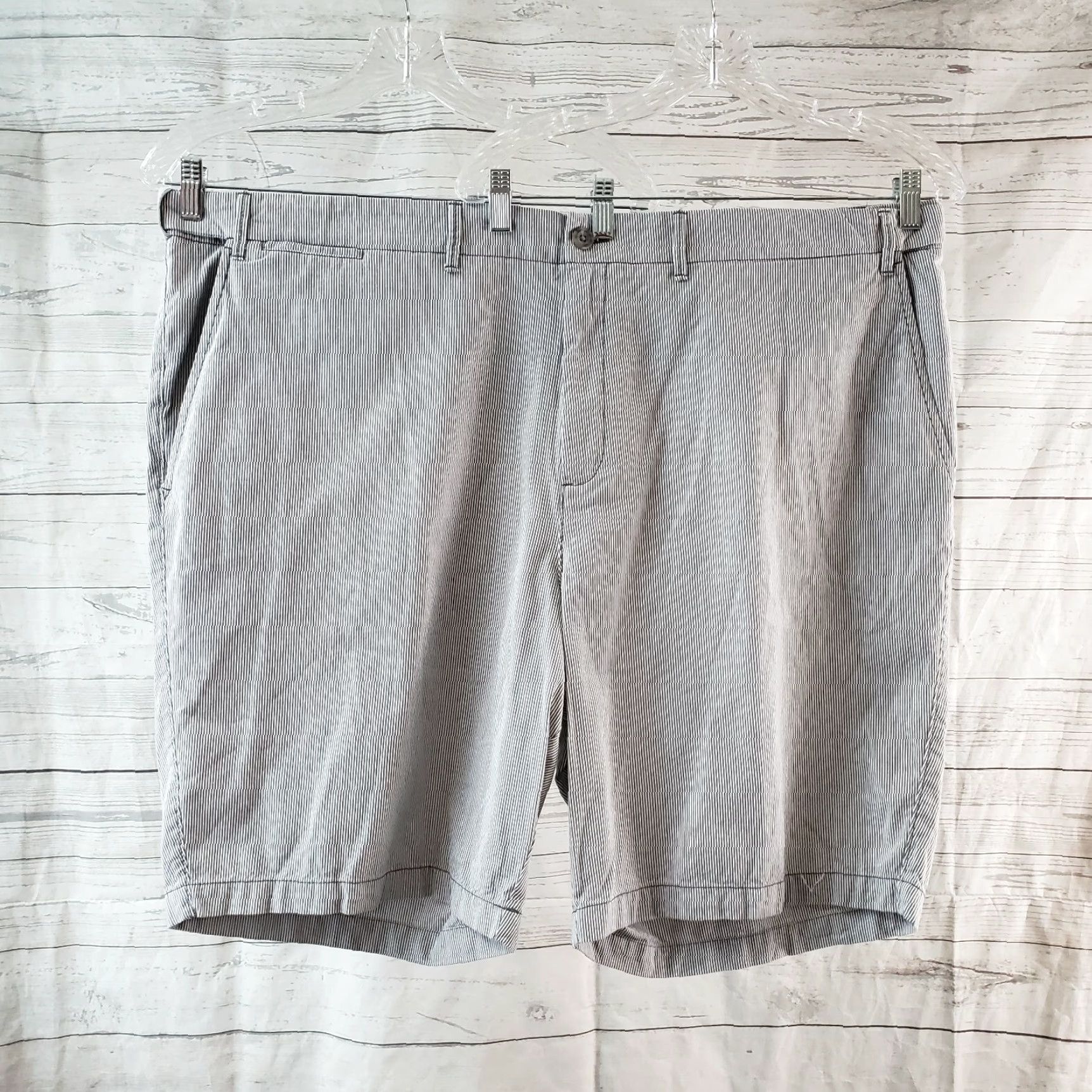 Vintage Goodfellow Linden Shorts Gray White Striped Flat Front Cotton Mens 50 Chino Casual Size US 34 / EU 50 - 2 Thumbnail