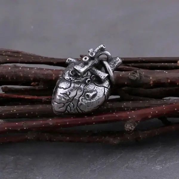 Vintage Anatomical Heart Pendant Necklace Size ONE SIZE - 3 Thumbnail
