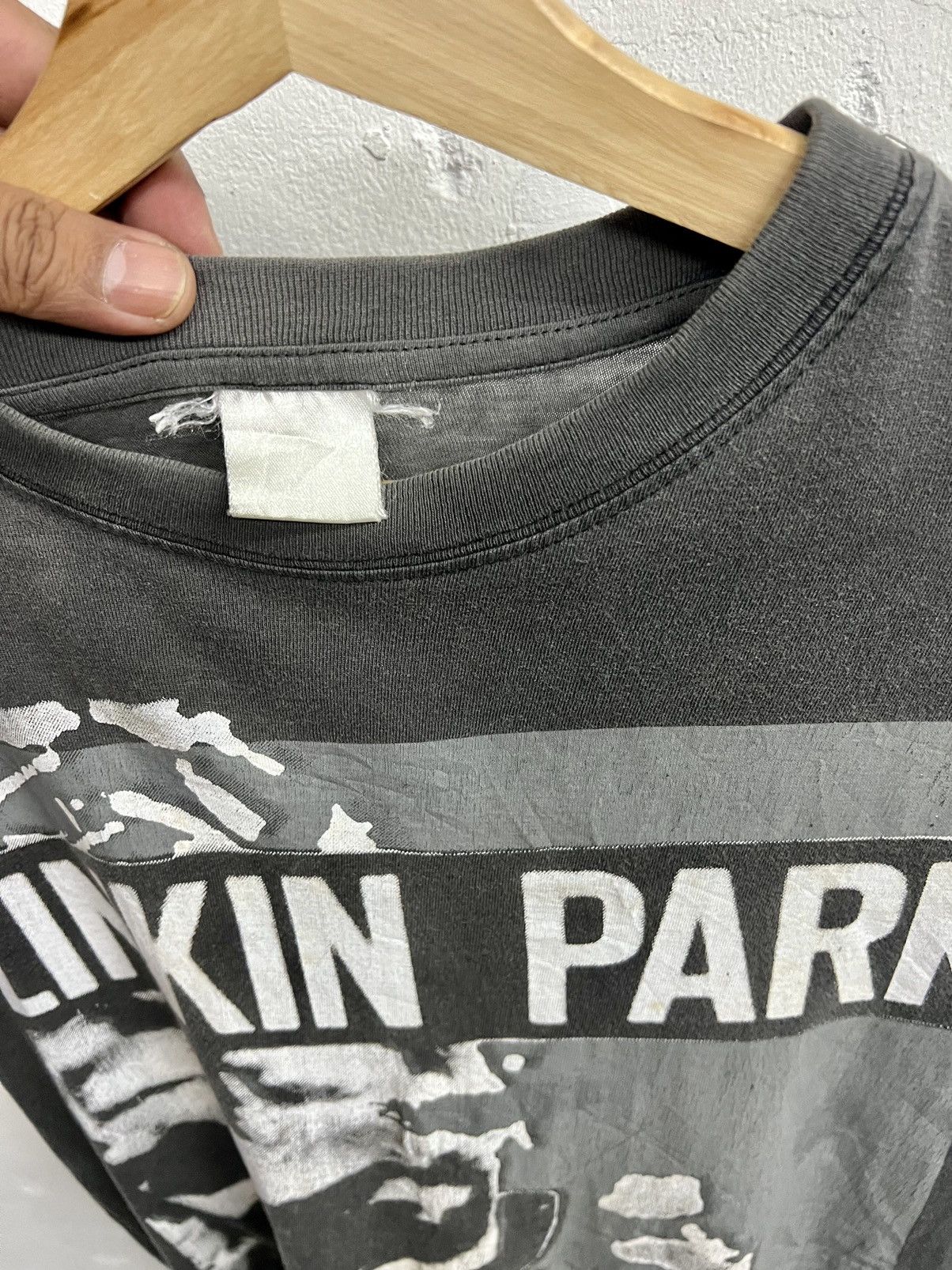 Band Tees × Vintage Rare THRASHED Linkin Park Living Things World Tour Tee Size US M / EU 48-50 / 2 - 10 Thumbnail