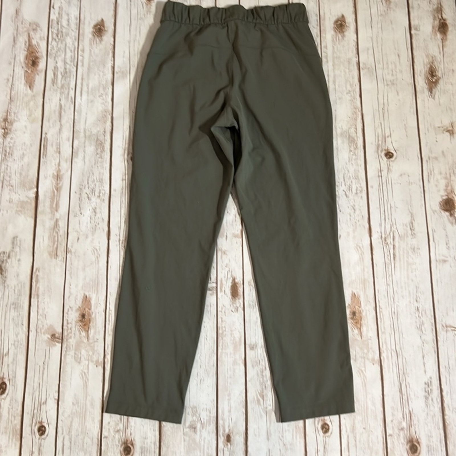 Lululemon Lululemon On the Fly 7/8 Pant in Grey Sage Size 27" / US 4 / IT 40 - 7 Thumbnail