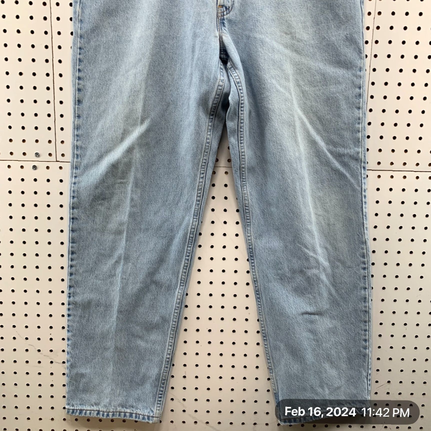 Levi's VINTAGE Levi's 550 Light Wash Denim Jeans 36x31 Relaxed Fit Blue Mens Size US 36 / EU 52 - 3 Thumbnail