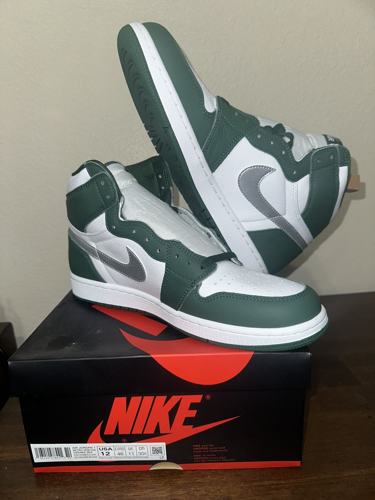 Nike AIR JORDAN 1 RETRO HIGH GORGE GREEN/METALLIC SILVER Size US 12 / EU 45 - 2 Thumbnail
