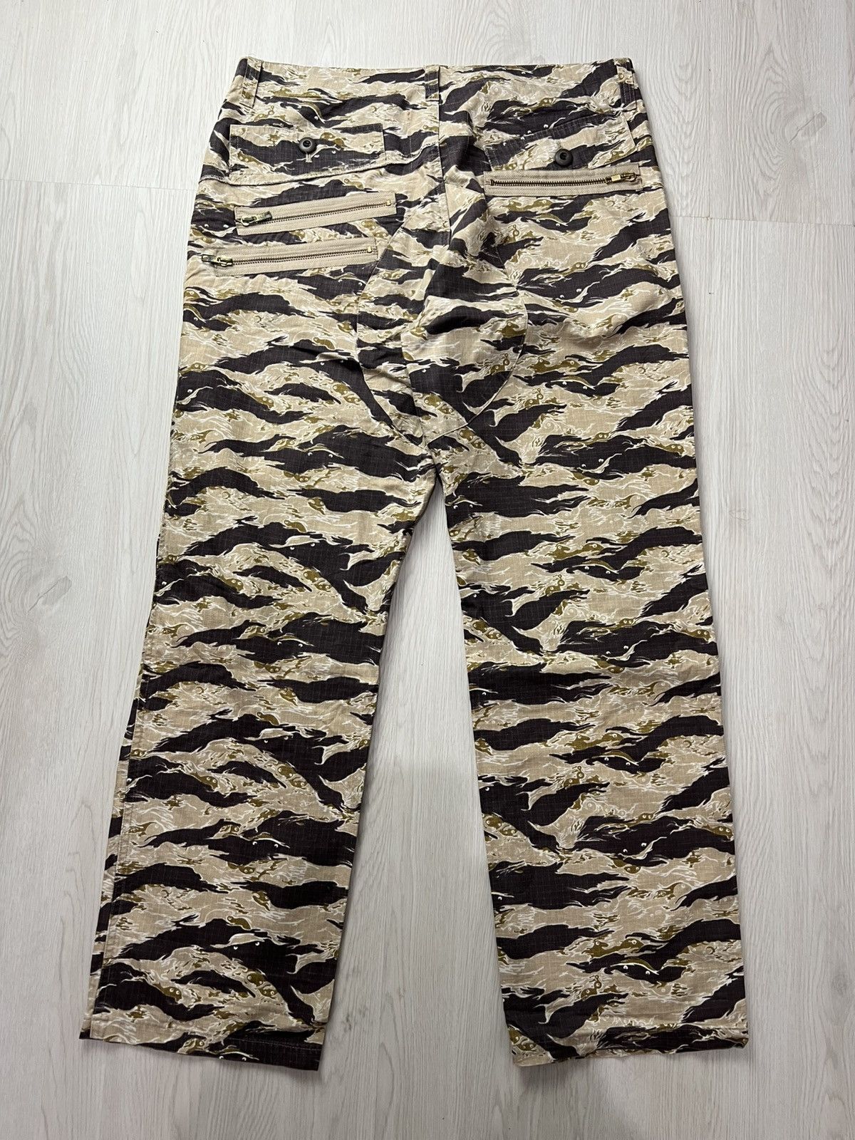 If Six Was Nine × Le Grande Bleu (L.G.B.) × NADA SS05 Nada Not Nada Rebirth To Tabura Rasa Tiger Stripe Camo Size US 34 / EU 50 - 2 Thumbnail